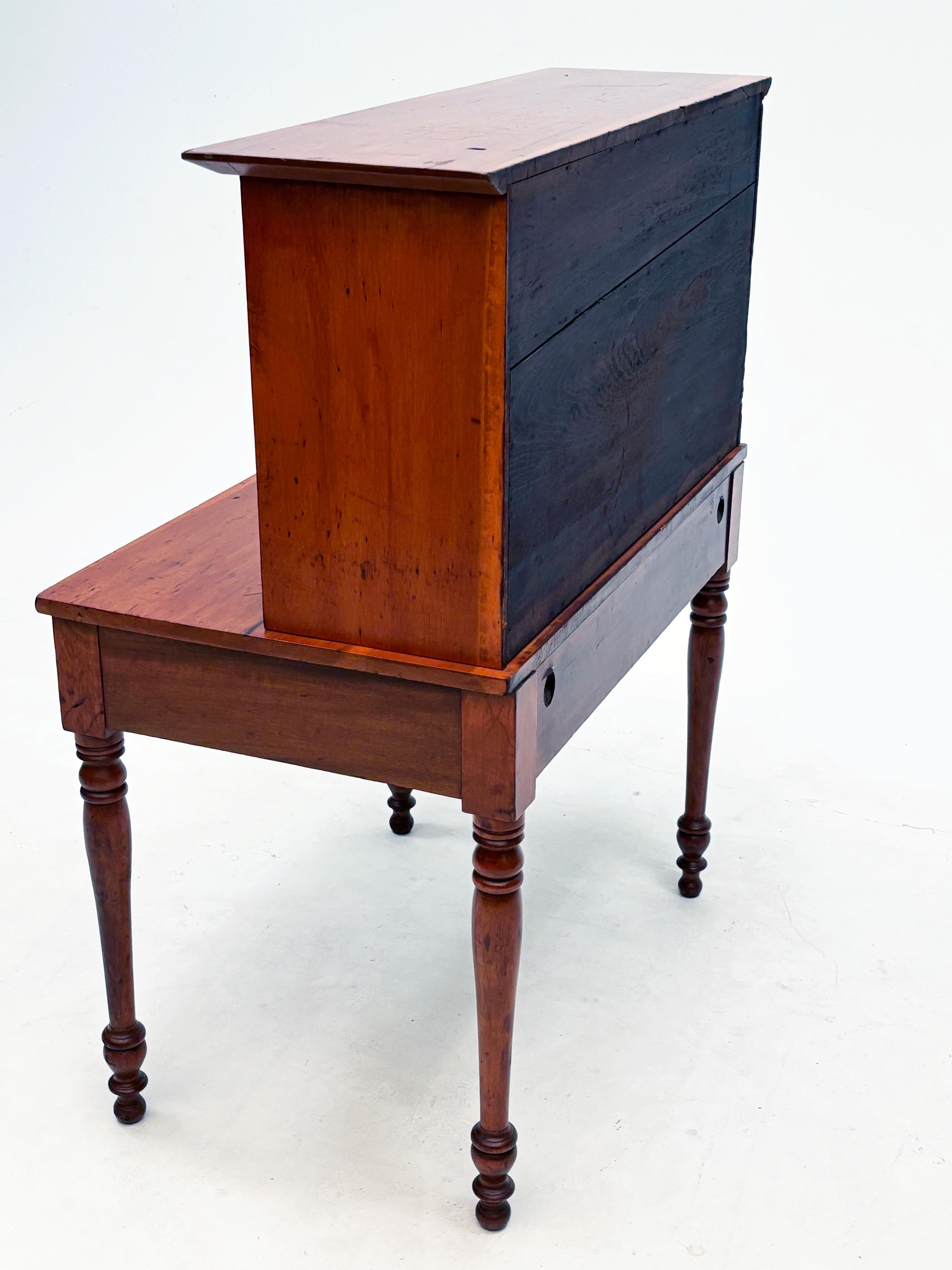 c. 1840-1850 Schreibtisch aus Südkirsche im Zustand „Gut“ im Angebot in Louisville, KY