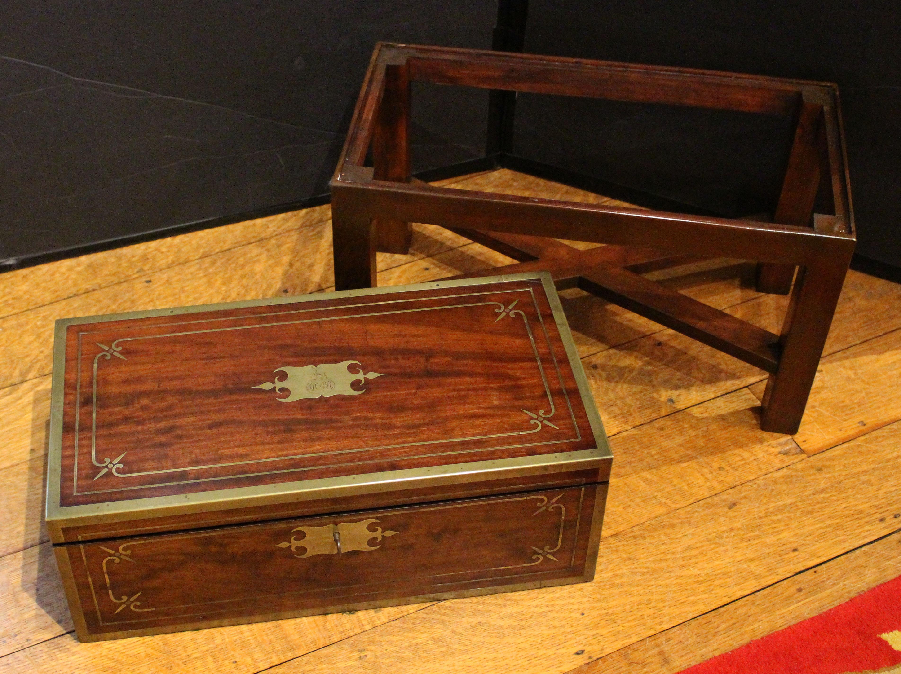 Intarsio C. Scatola da scrittura inglese di grandi dimensioni del 1840 su supporto personalizzato in vendita