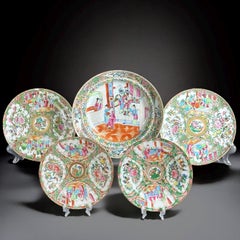 c. 1850-1890 Satz von 5 chinesischen Famille-Rose-Rosenmedaillontellern - Qing-Dynastie