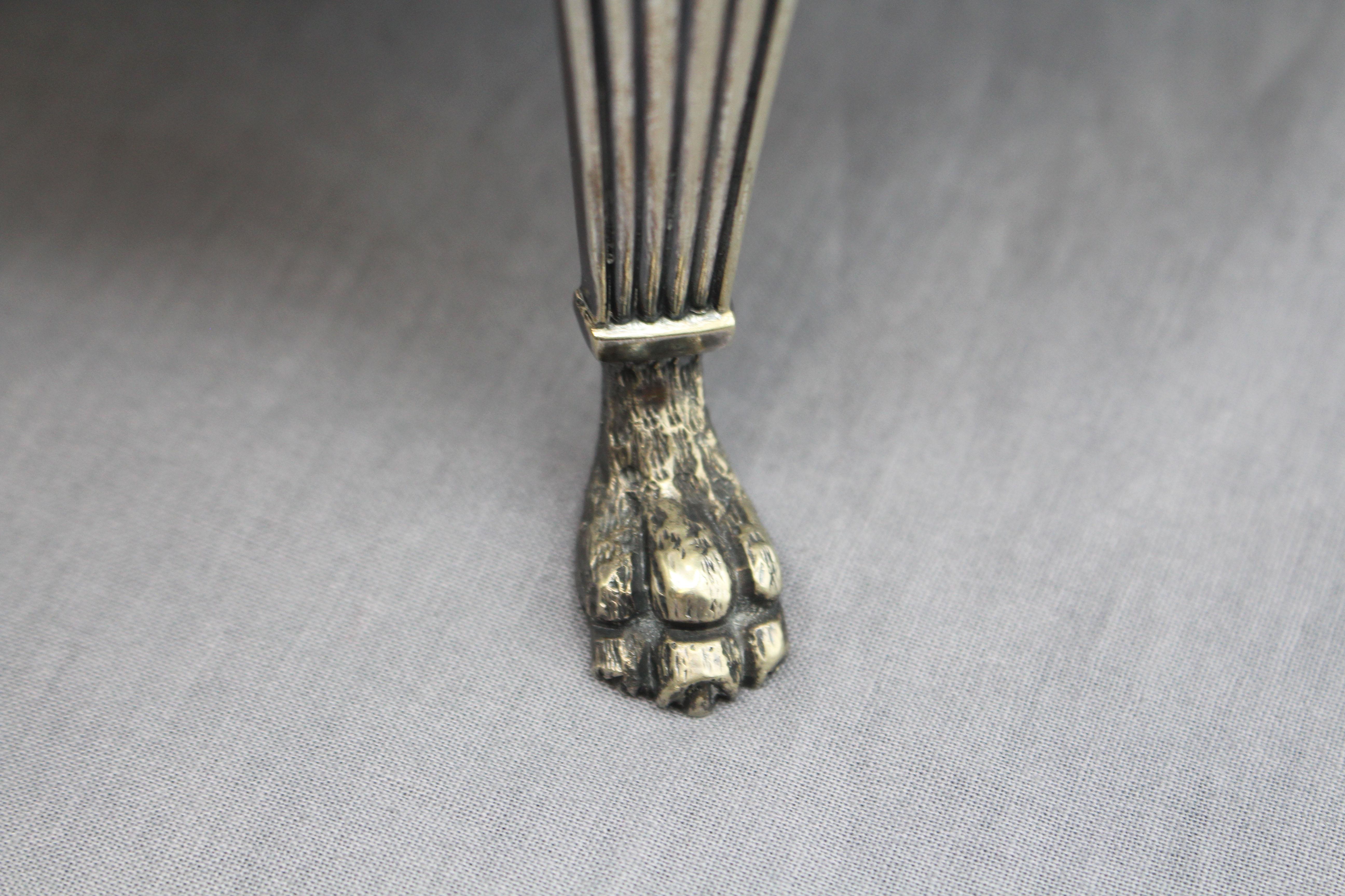 C. 1850-80 Zuppiera da colazione o da caccia girevole inglese placcata in argento a repousse in vendita 1