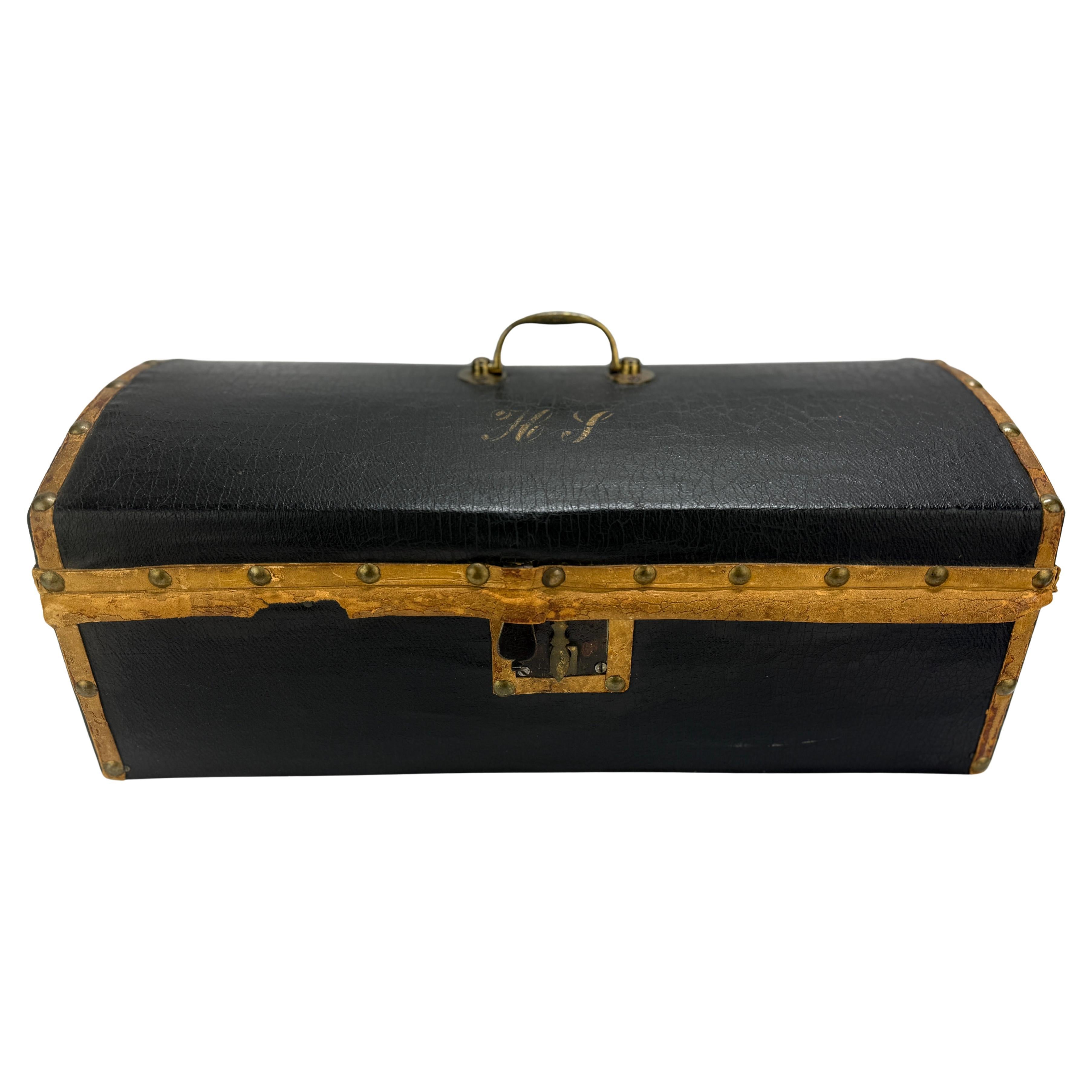 C. 1850 American Leather Document oder Valise Box, - Worcester County im Angebot