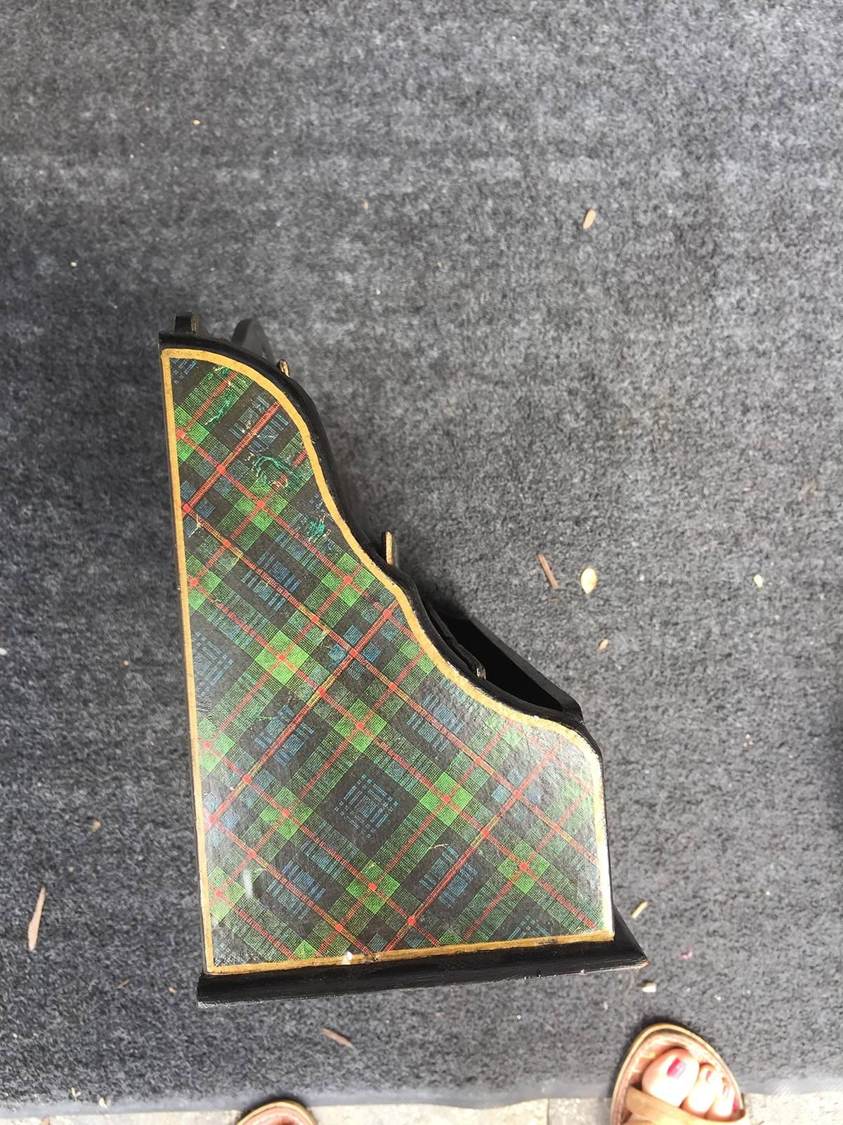 Scottish Large Green Tartan Letter Holder Shelf, circa 1860-1880 For Sale 2