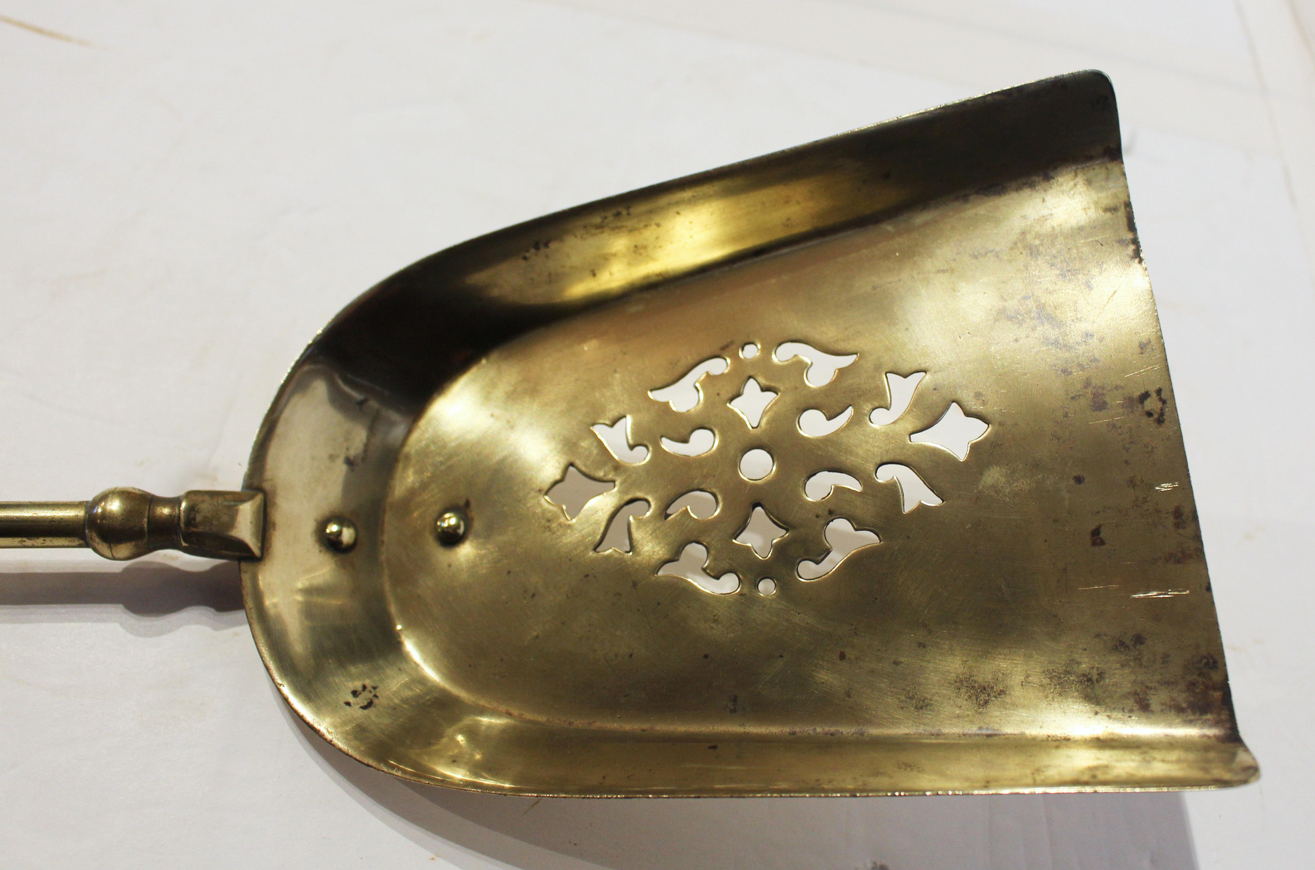 C. 1860-80 Strumenti da fuoco a sfera in ottone inglese In condizioni buone in vendita a Chapel Hill, NC