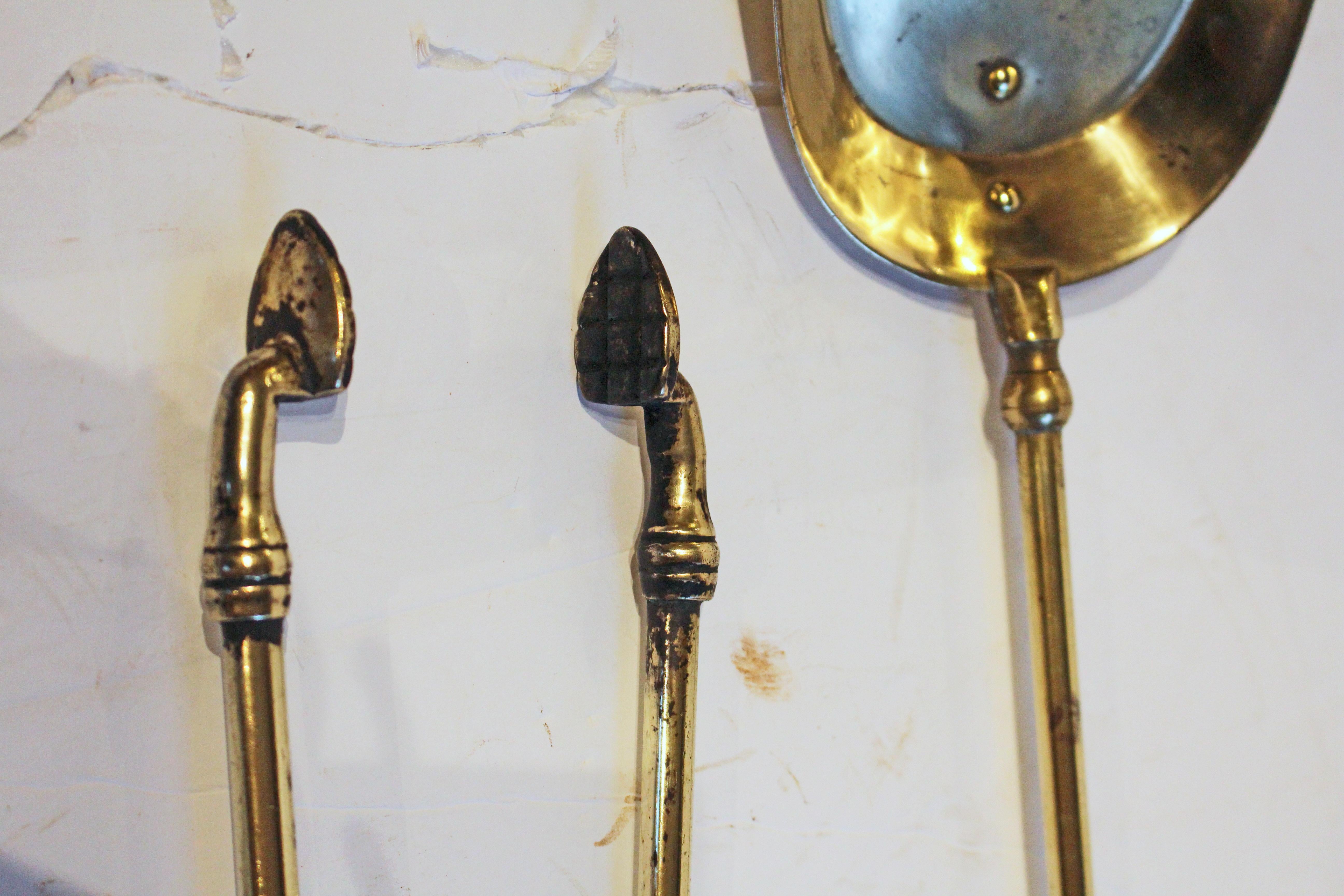 XIX secolo C. 1860-80 Strumenti da fuoco a sfera in ottone inglese in vendita