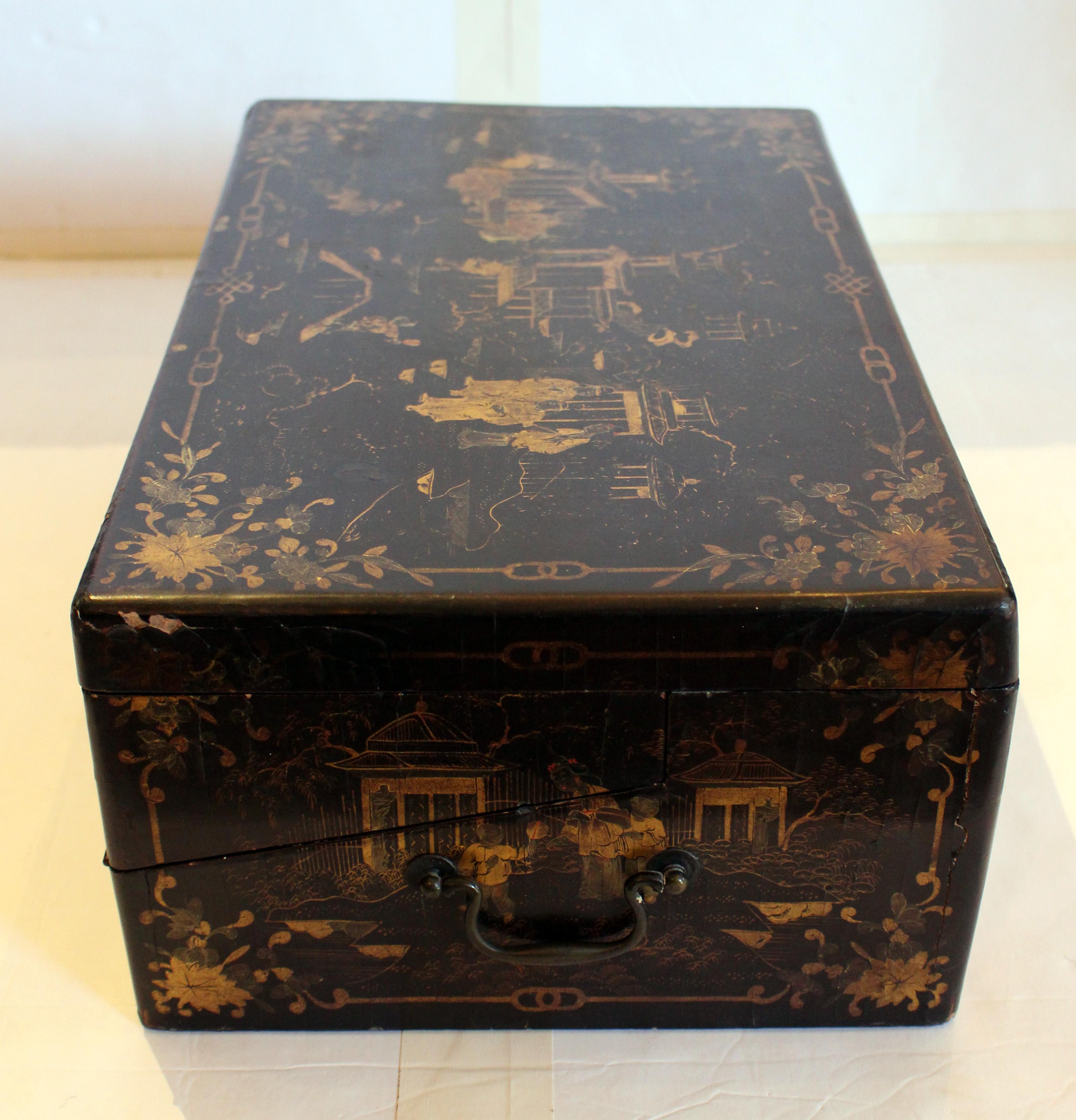 c. 1860 Chinesischer Lack auf Wood Writing Slope im Zustand „Gut“ im Angebot in Chapel Hill, NC