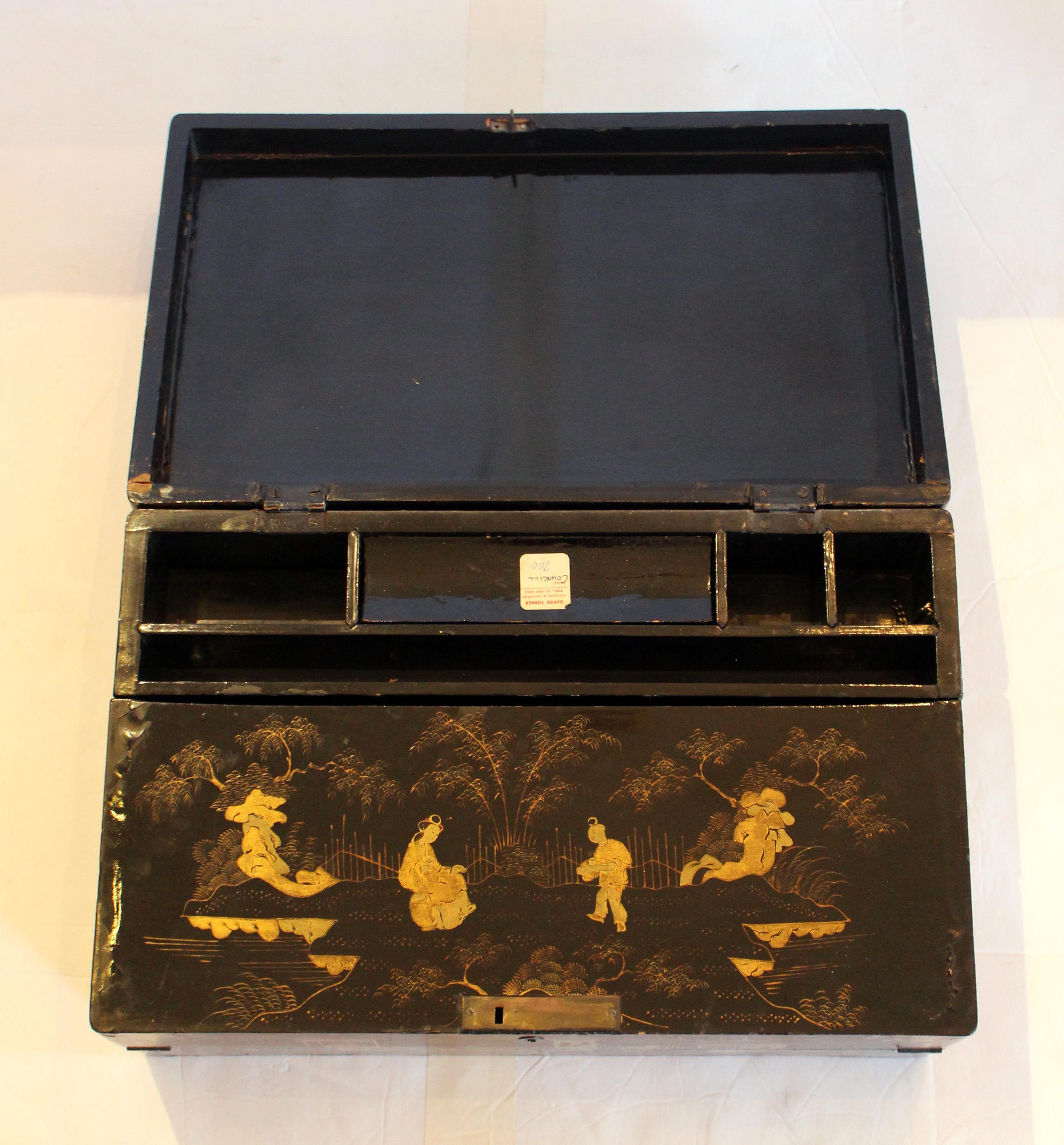 c. 1860 Chinesischer Lack auf Wood Writing Slope (19. Jahrhundert) im Angebot
