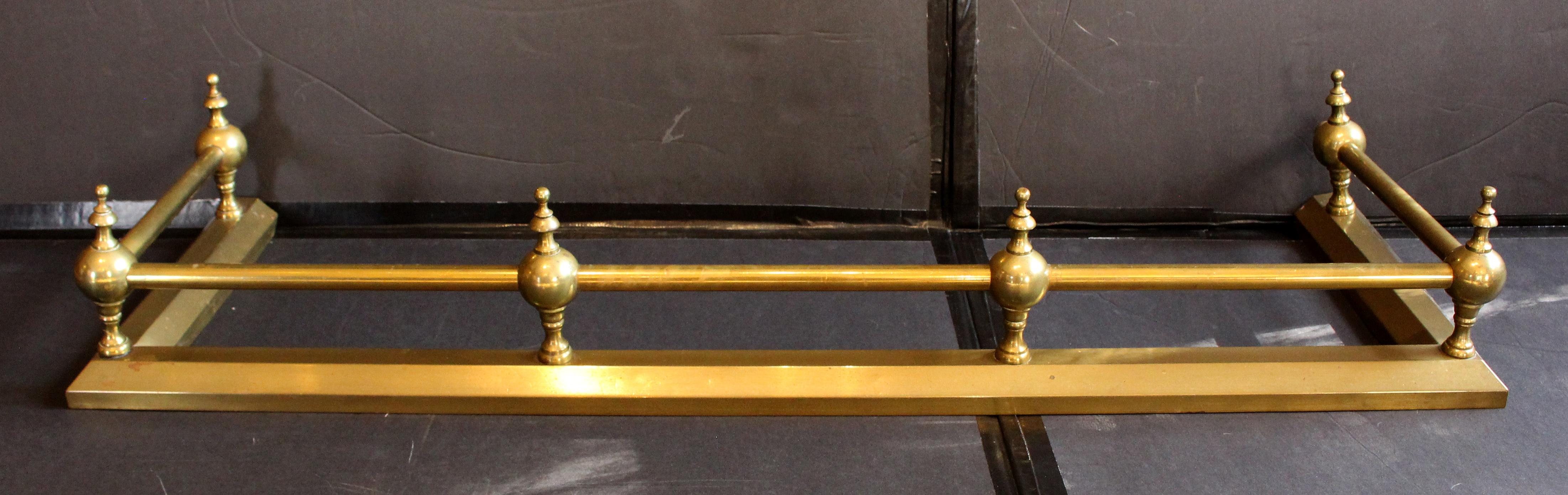 19th Century c. 1860 English Brass Fireplace Fender For Sale