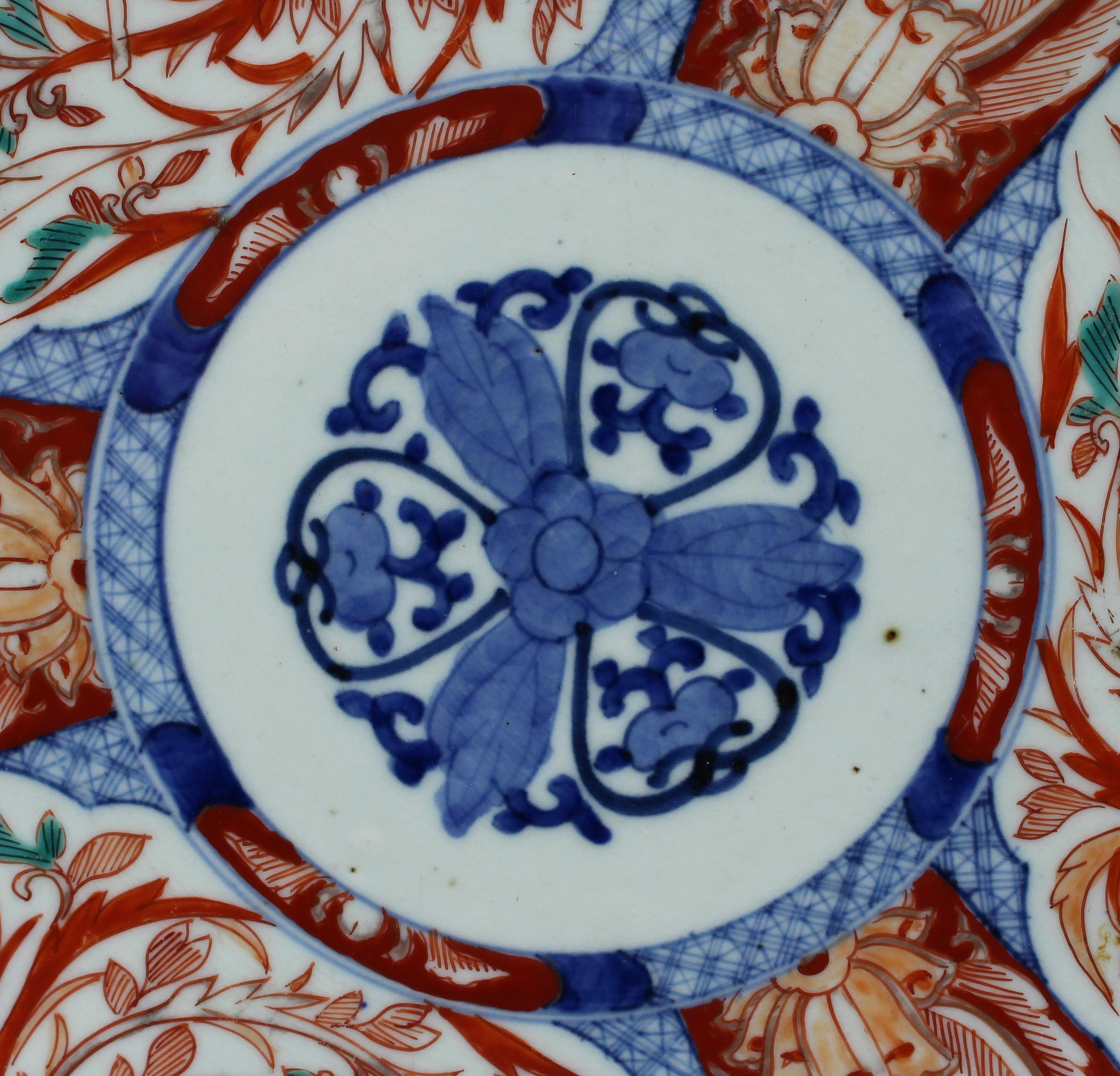 C. 1860 Japanese Lobed Imari Chop Plate (Japanisch) im Angebot