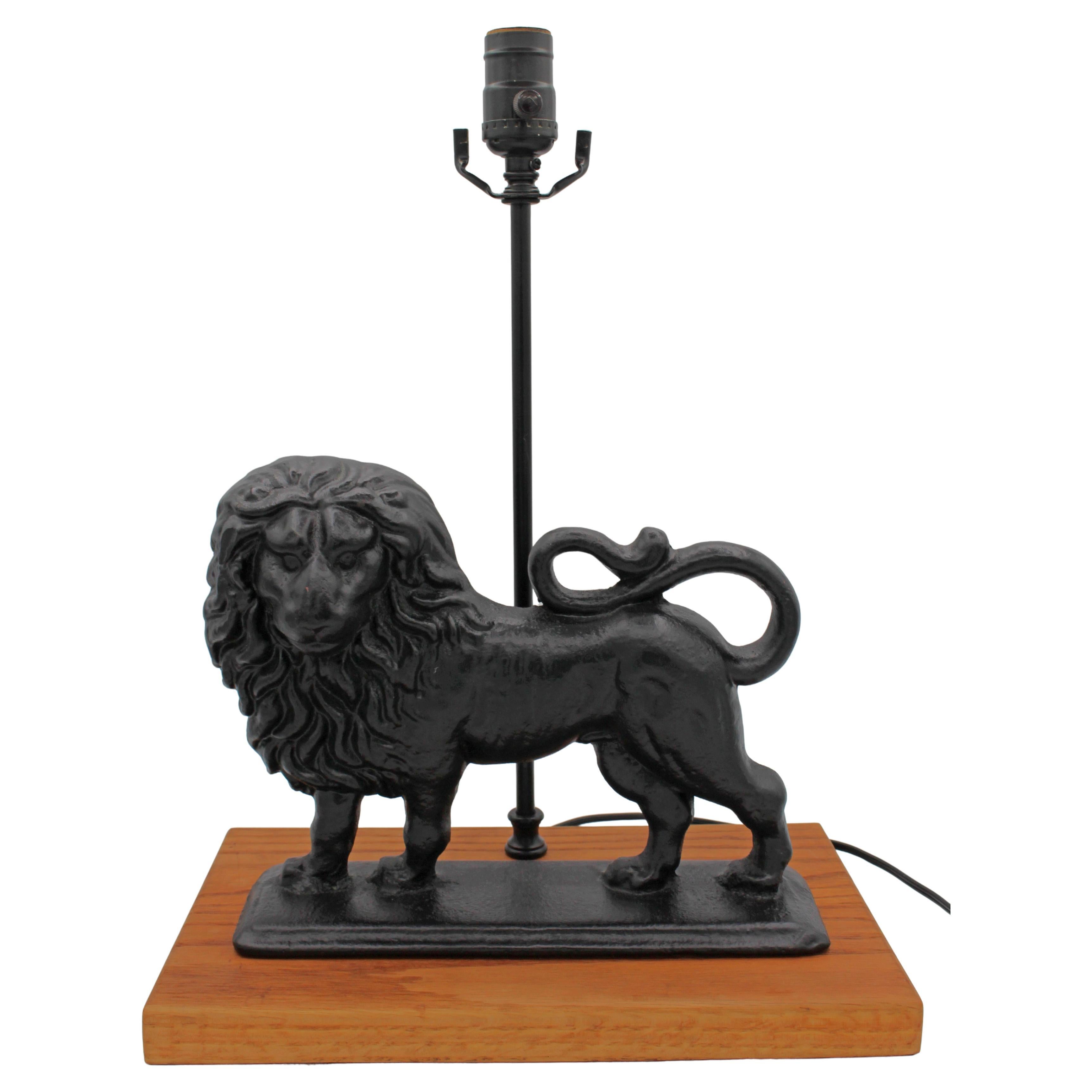 C. 1860s English Cast Iron Lion Mounted Lamp For Sale