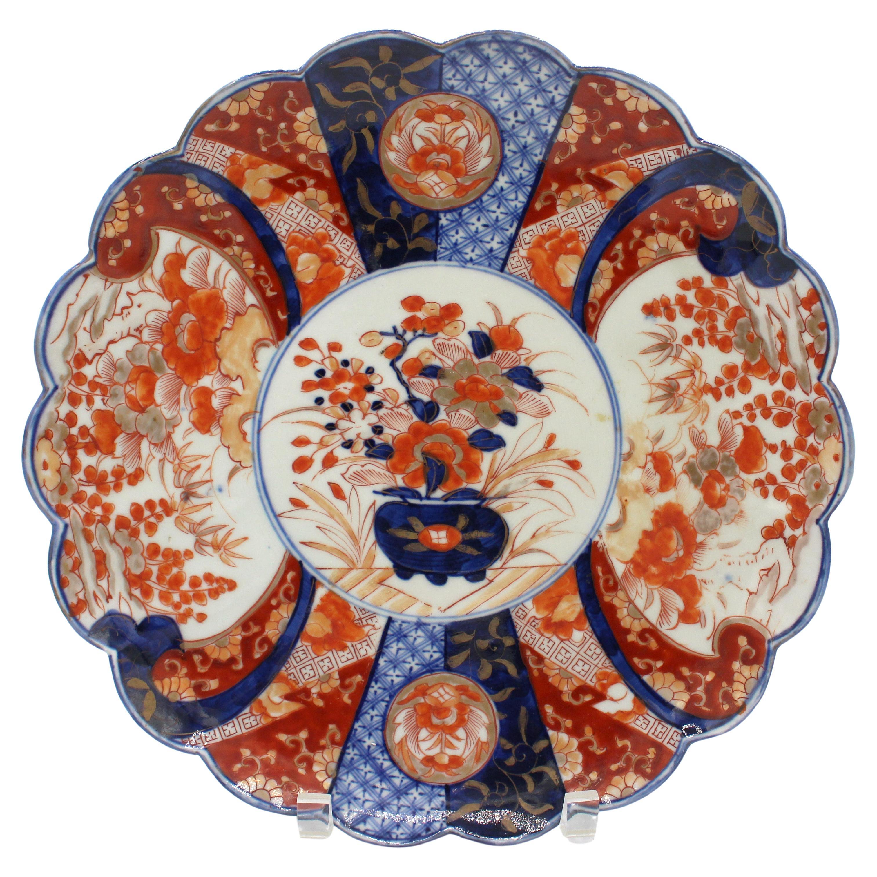 c. Piatto Imari smerlato del 1860