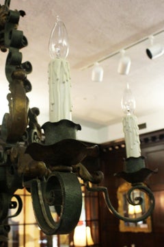 c. 1870 Lámpara de araña de 6 luces de hierro verdigris con volutas