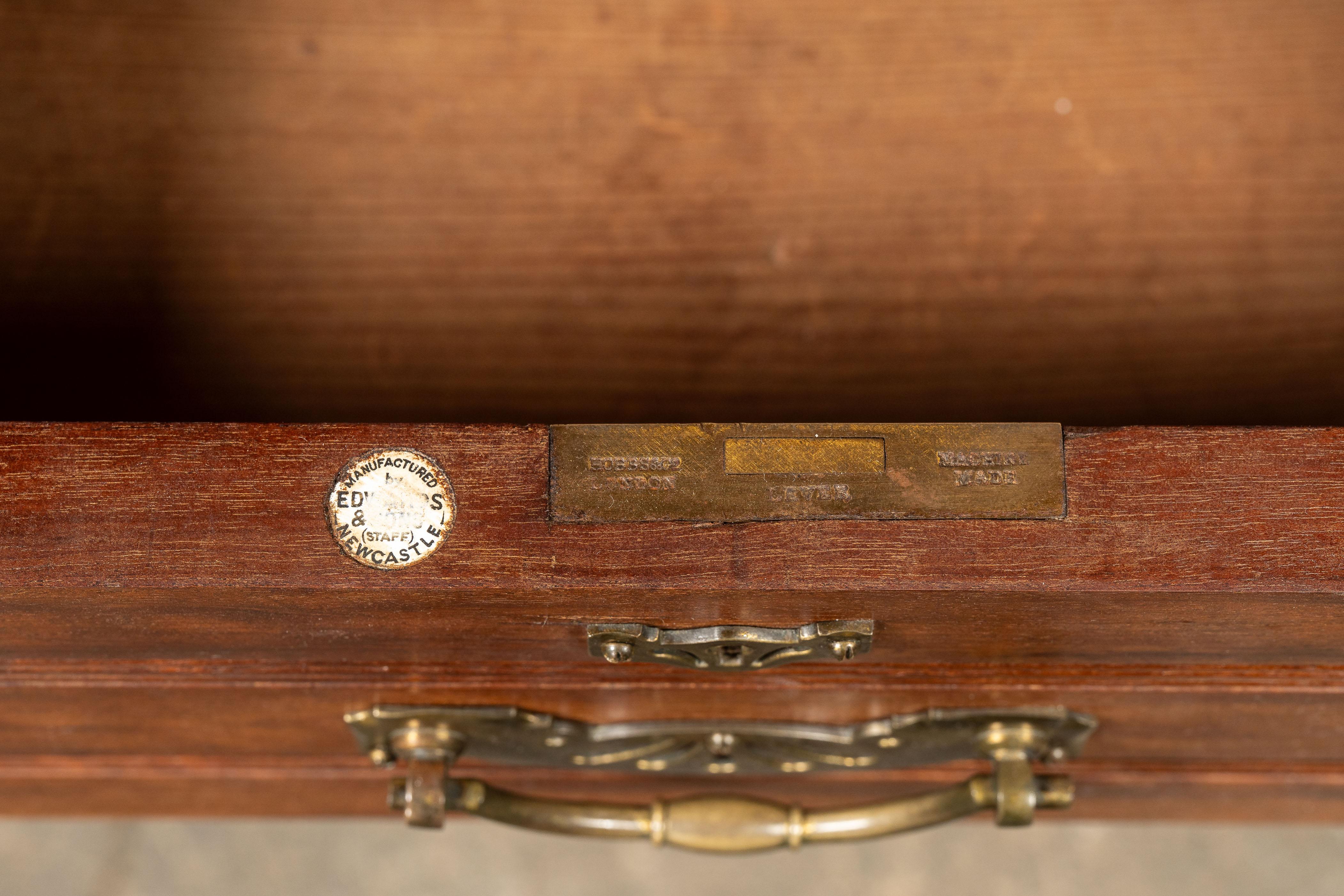 c. 1880 Arts & Crafts 3-Section Cabinet by Edwards & Sons in vendita 4