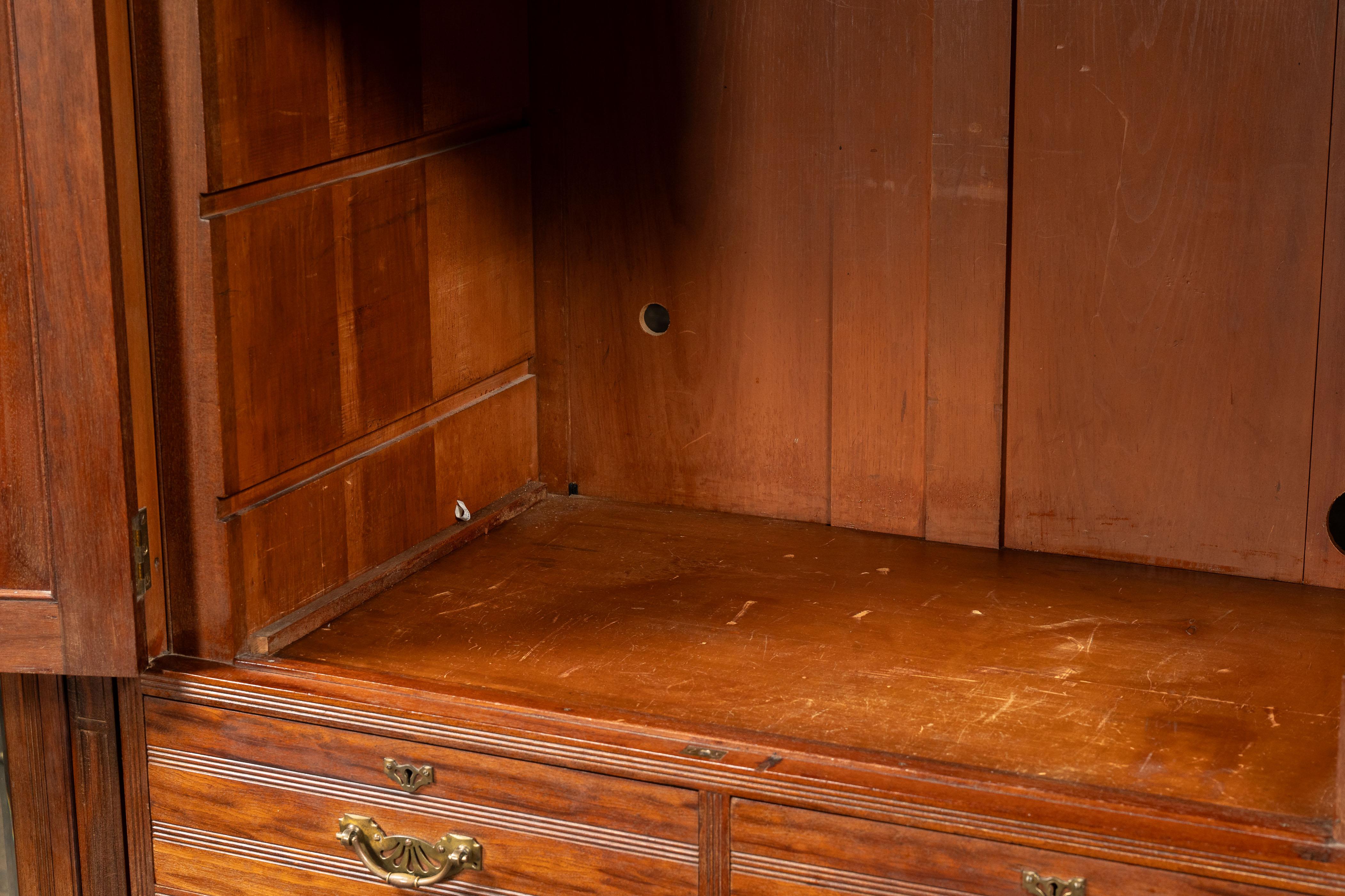 c. 1880 Arts & Crafts 3-Section Cabinet by Edwards & Sons in vendita 9