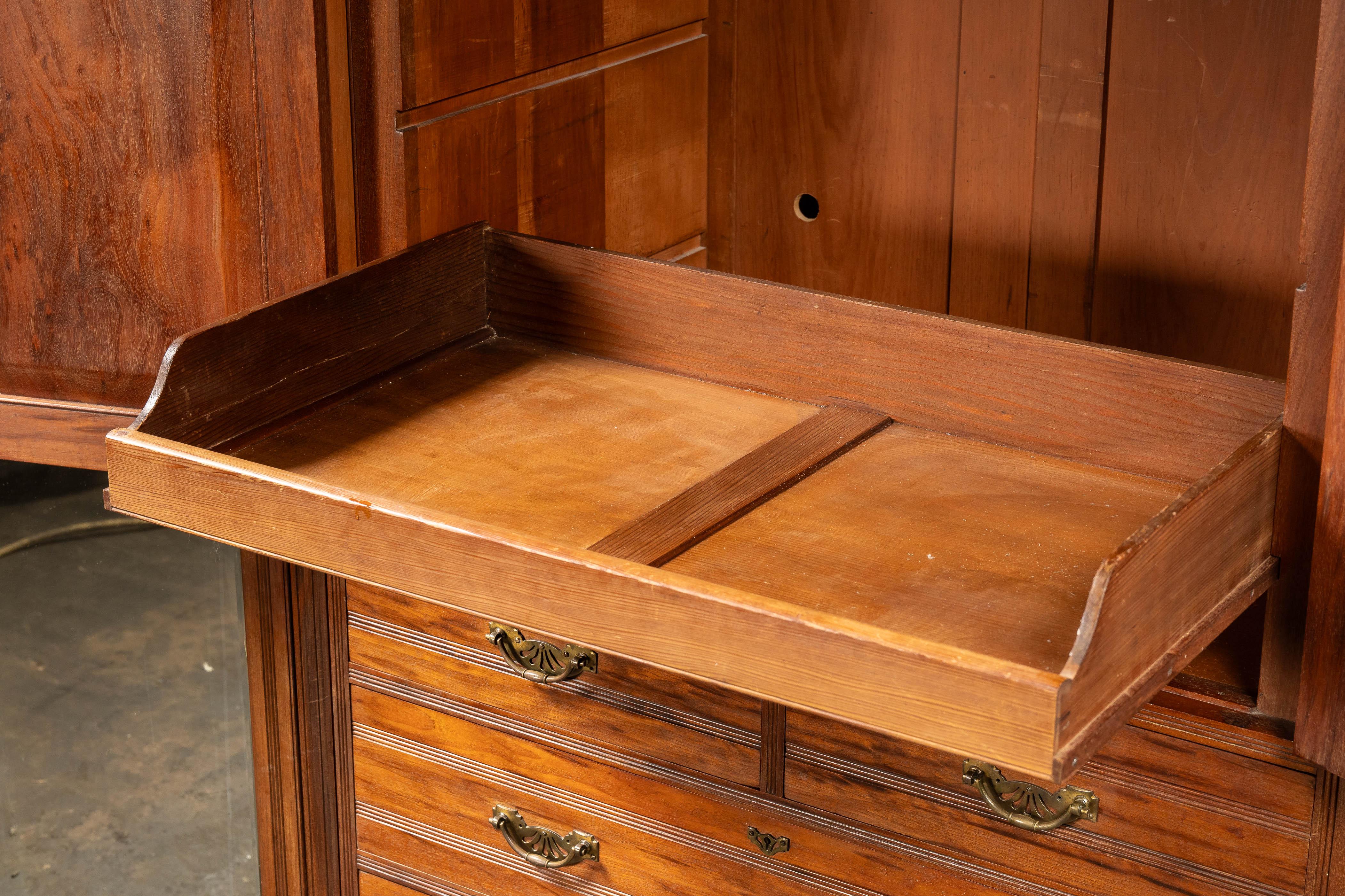 c. 1880 Arts & Crafts 3-Section Cabinet by Edwards & Sons in vendita 10