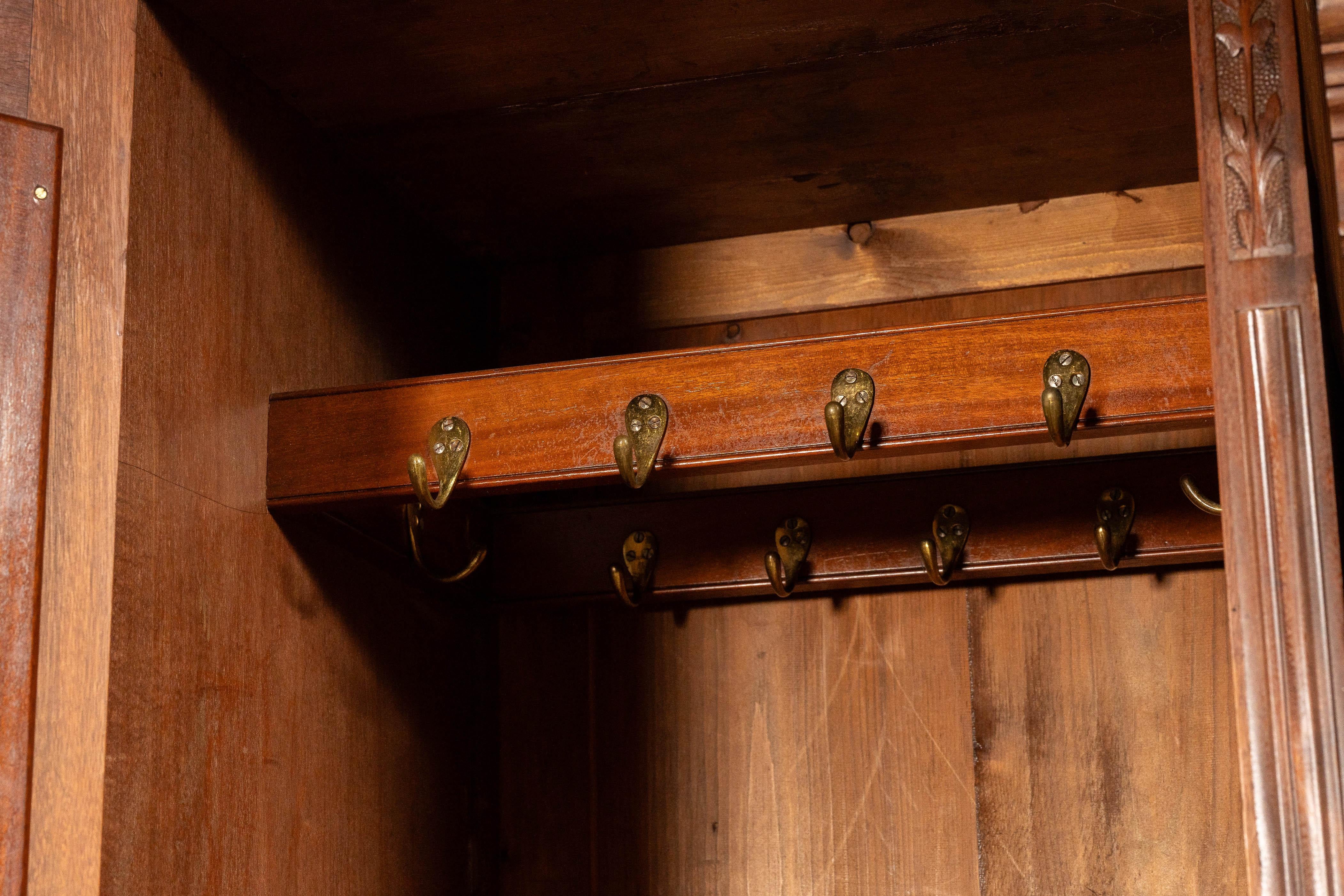 c. 1880 Arts & Crafts 3-Section Cabinet by Edwards & Sons in vendita 12