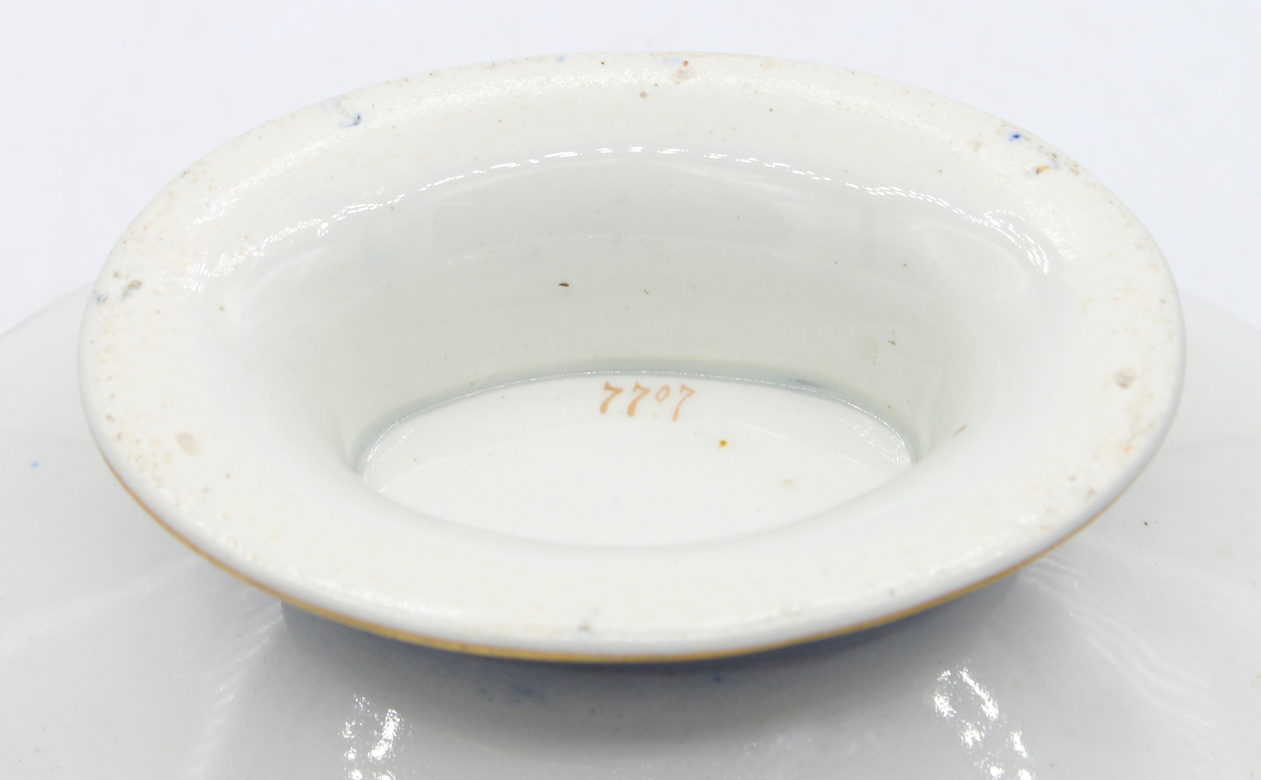 c. 1880 Sopera cubierta de Ashworth Ironstone con bandeja inferior Piedra de hierro en venta