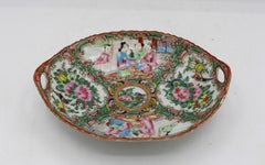 C. 1880 Chinese Export Porcelain Rose Medallion Small Oval Serving Dish