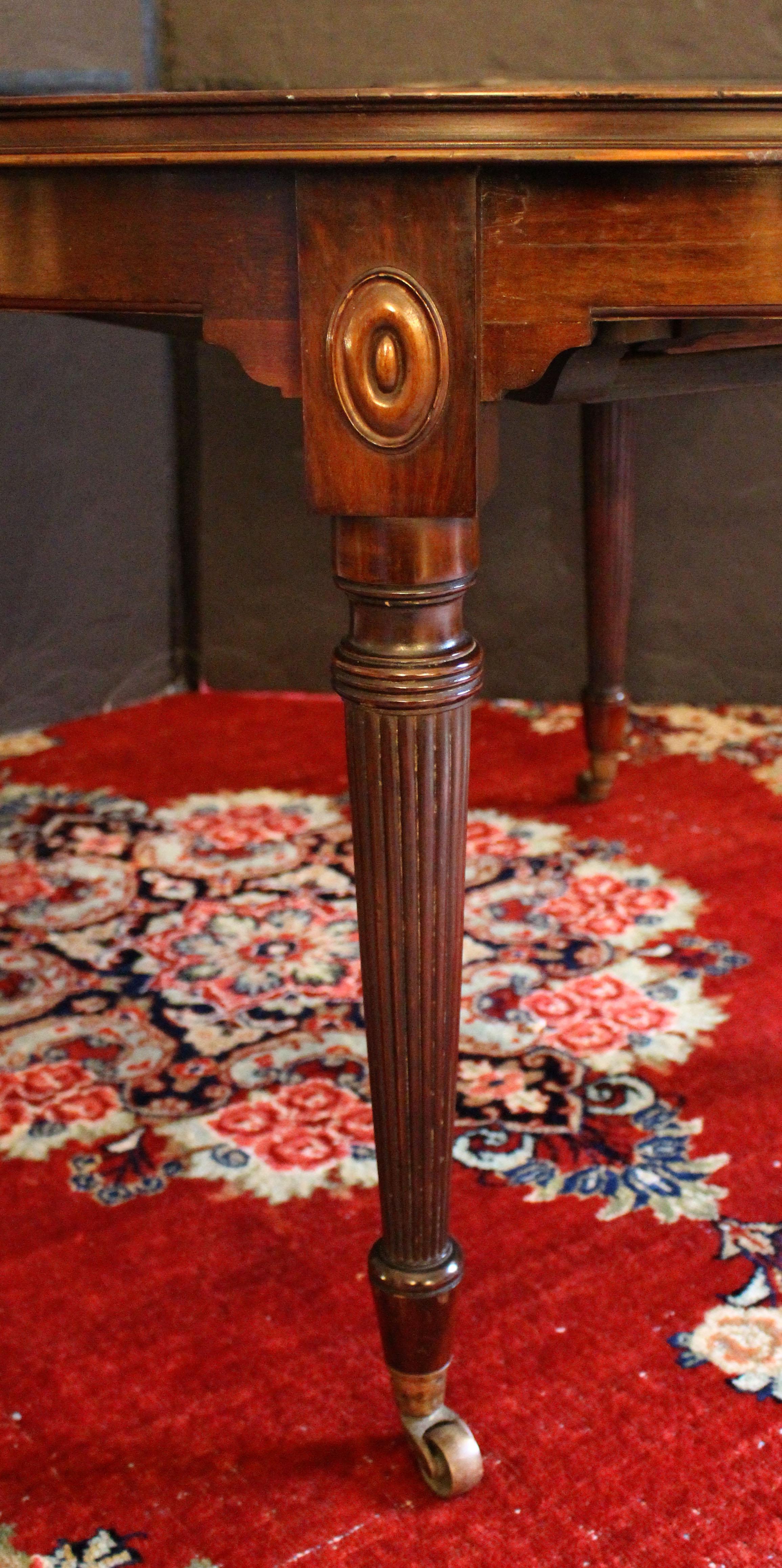 c. 1880 English Round Extending Regency Revival Dining Table en venta 3