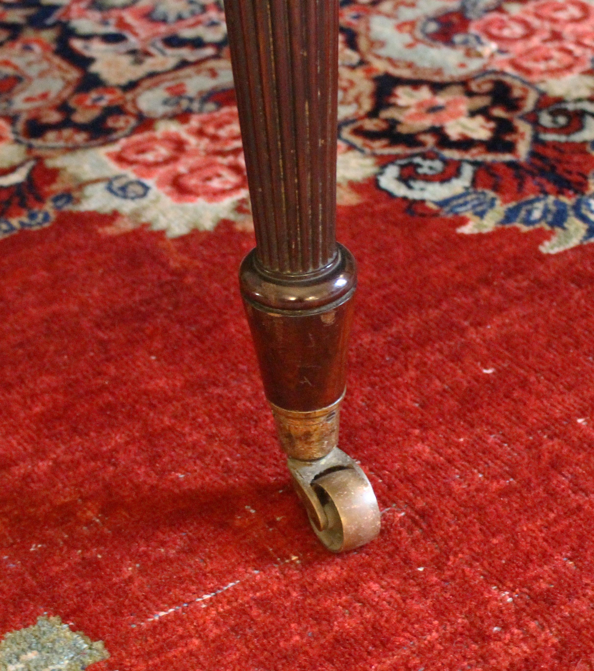 c. 1880 English Round Extending Regency Revival Dining Table en venta 4