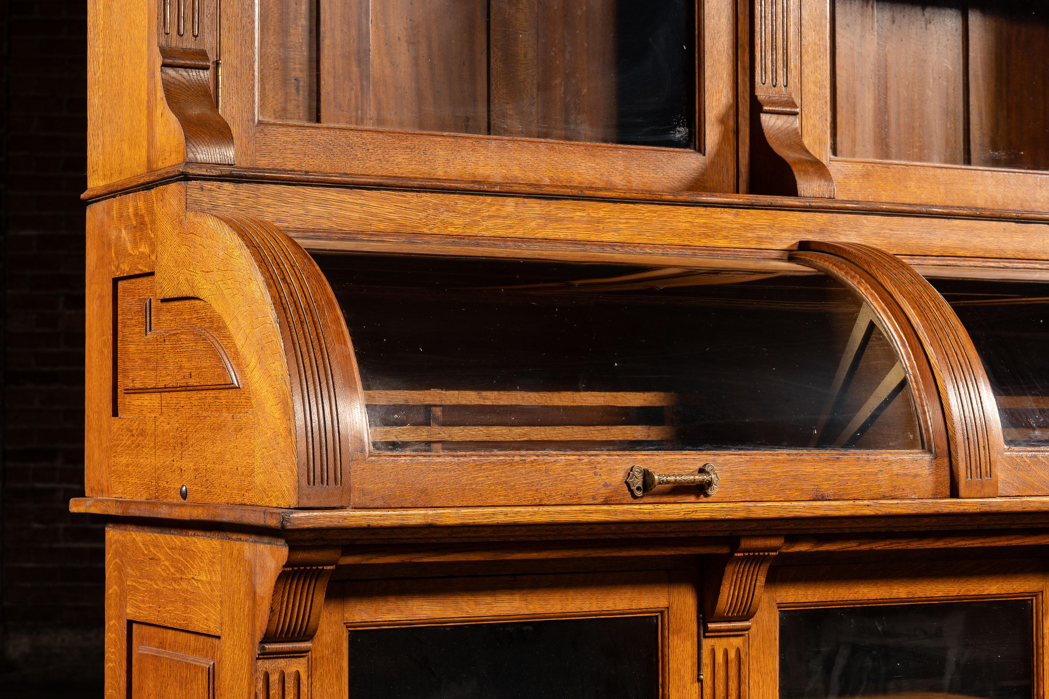 c. 1885 High Victorian Oak Jewelry Store Display Cabinet (Glas) im Angebot