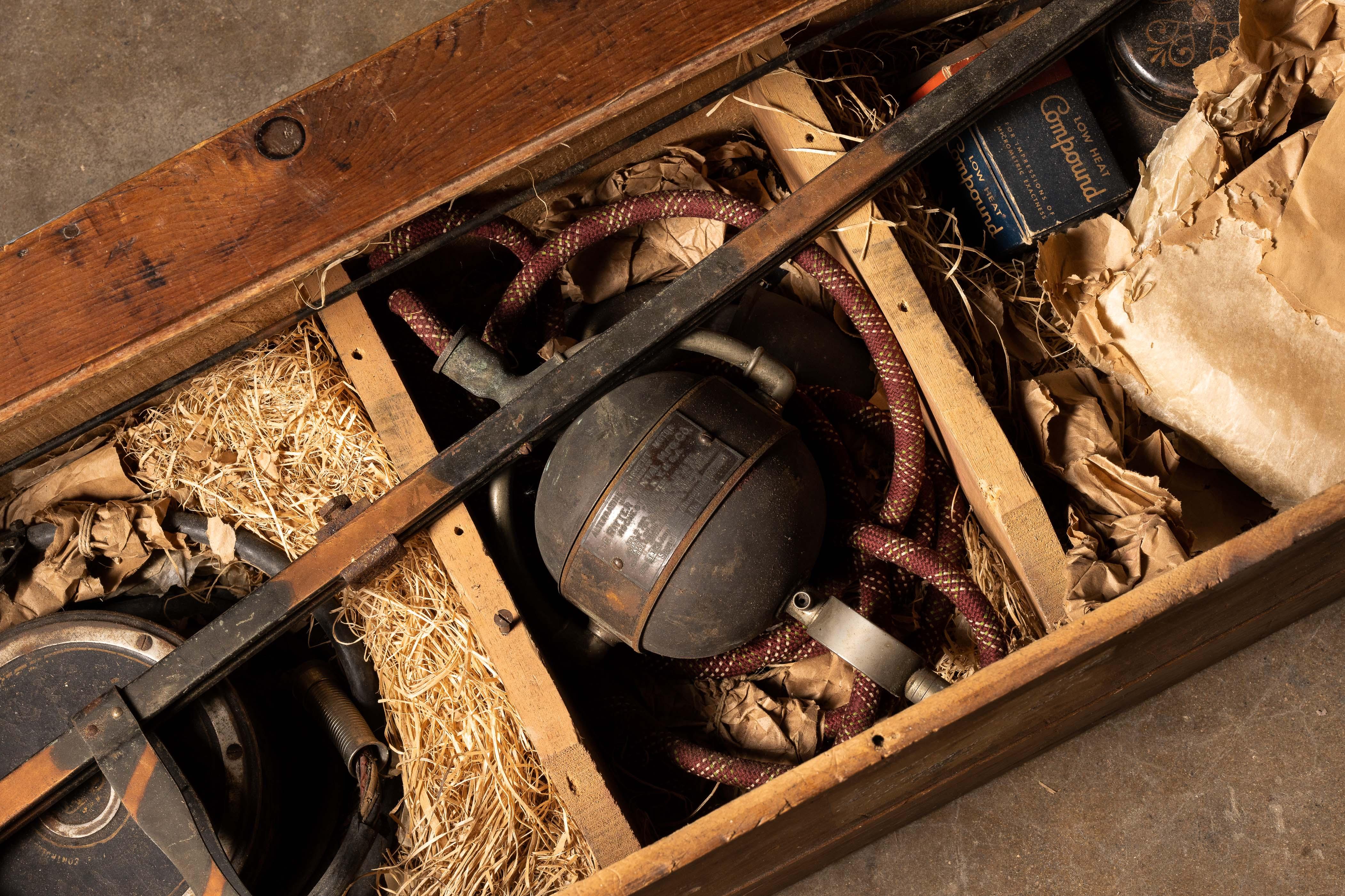 c. Trapano dentale completo in rame giapponesizzato del 1899 NOS In condizioni ottime in vendita a Dekalb, IL