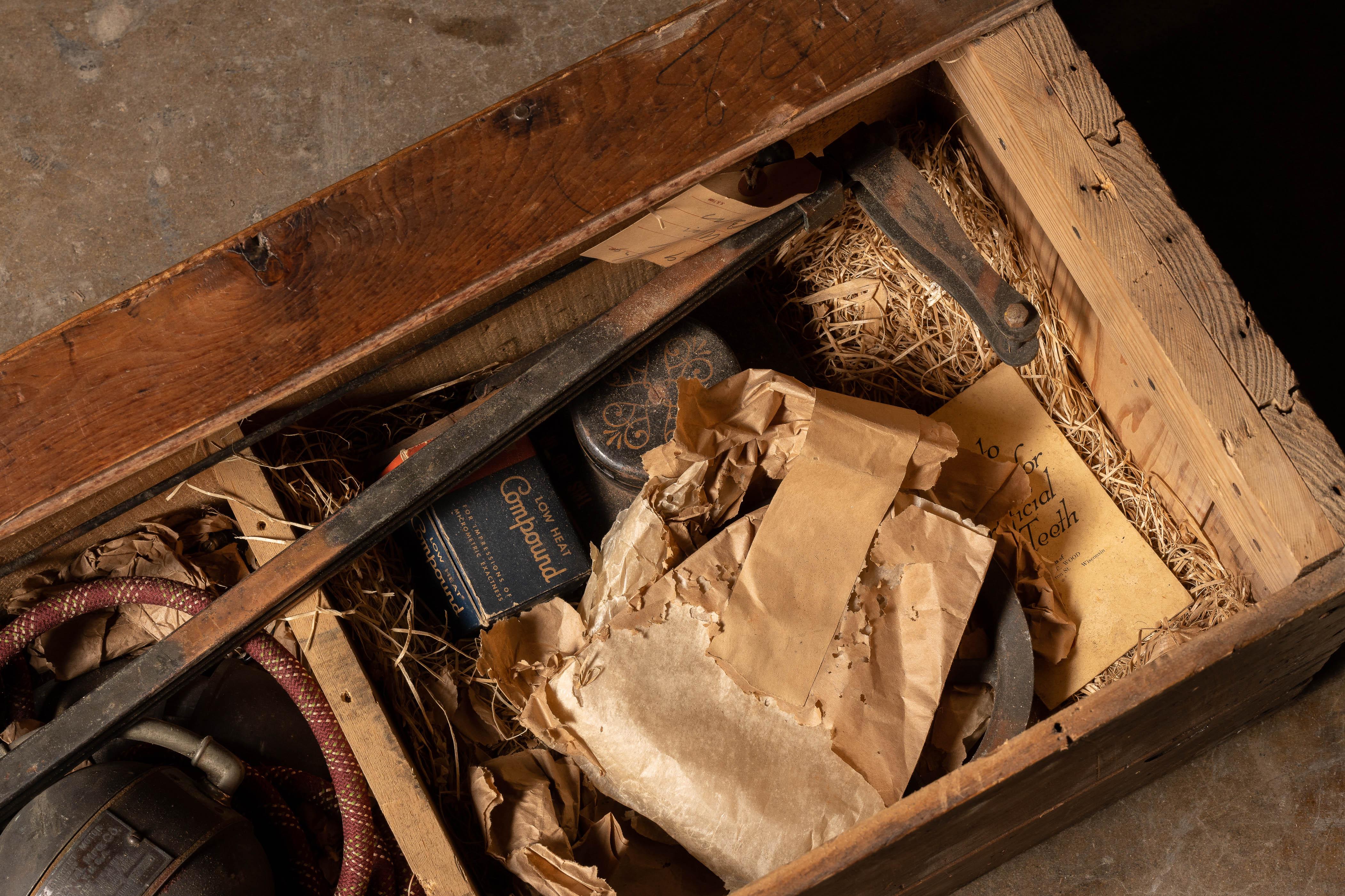 Fine XIX secolo c. Trapano dentale completo in rame giapponesizzato del 1899 NOS in vendita