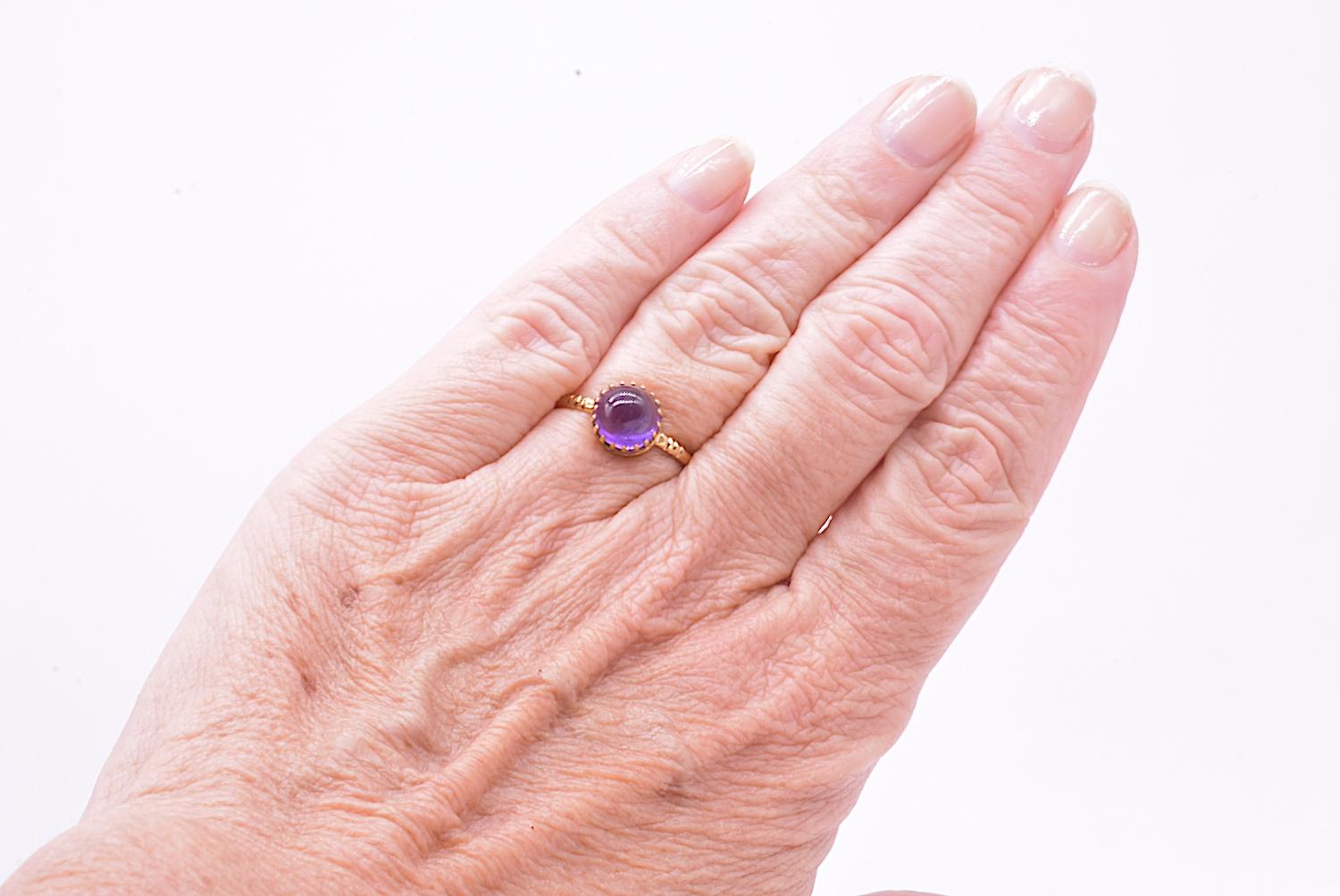 C. 1900 15K Cabochon Amethyst Single Stone Ring For Sale 4
