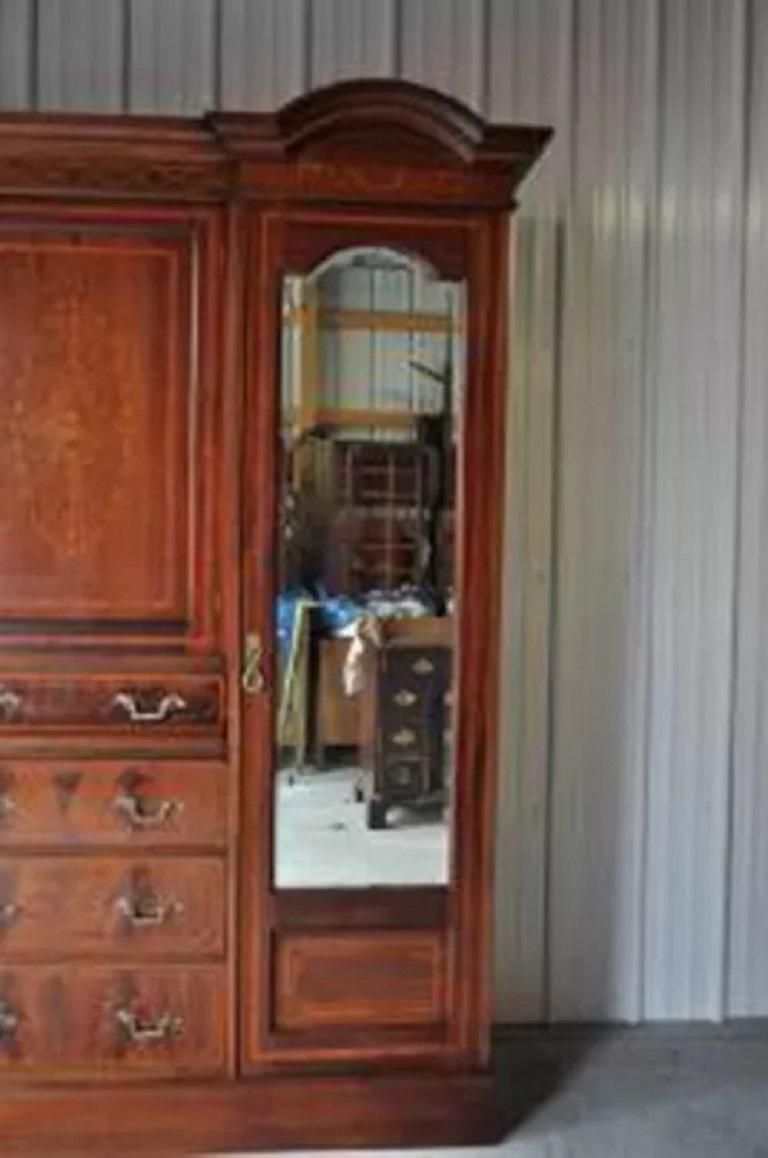 C. 1900 Antiguo armario eduardiano de caoba tallada con incrustaciones de estilo francés en Bueno estado para la venta en Philadelphia, PA