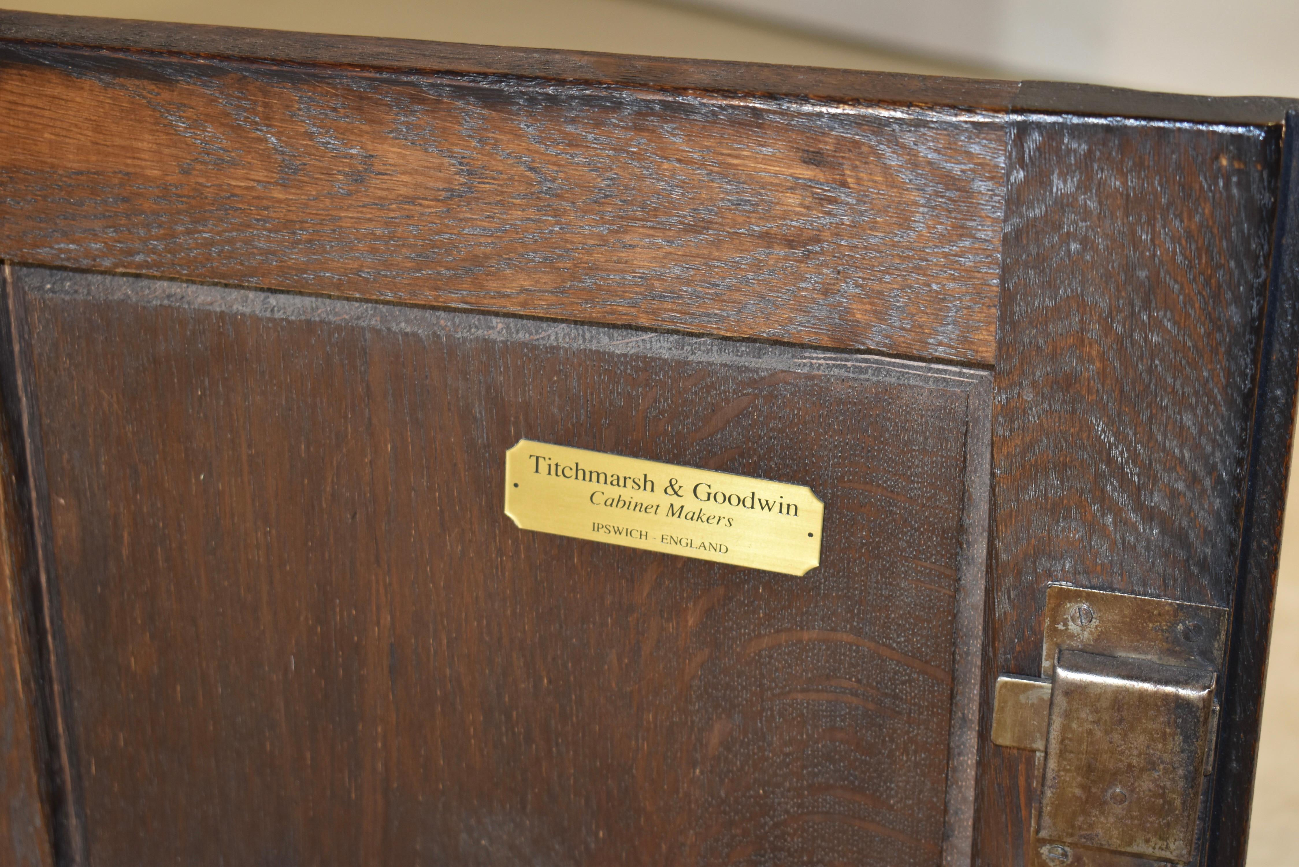 C. 1900 English Oak Bookcase For Sale 2