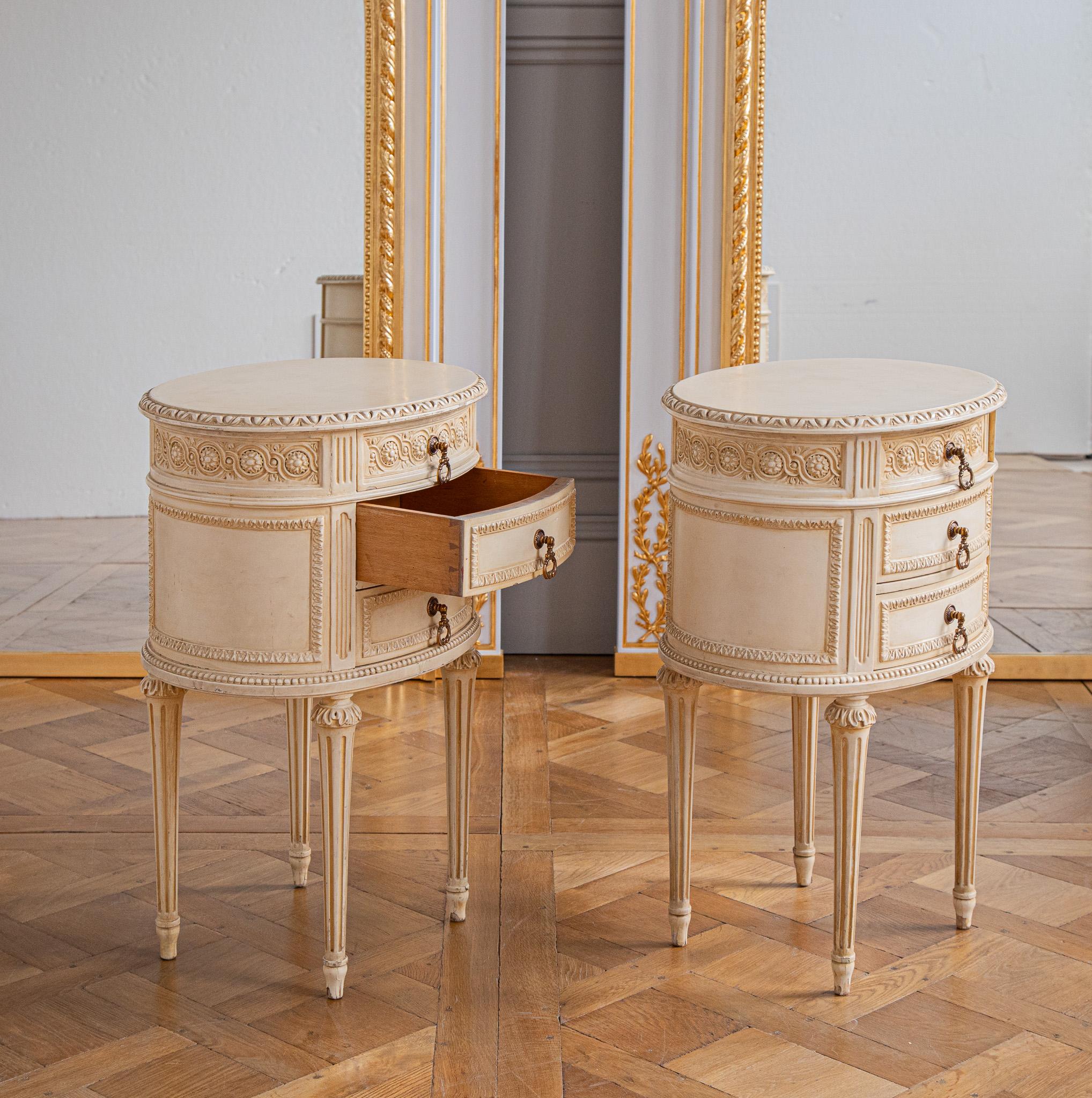 Hand-Carved C 1900 French Antique Pair Of Painted Oval Bedside Tables In Louis XVI Style