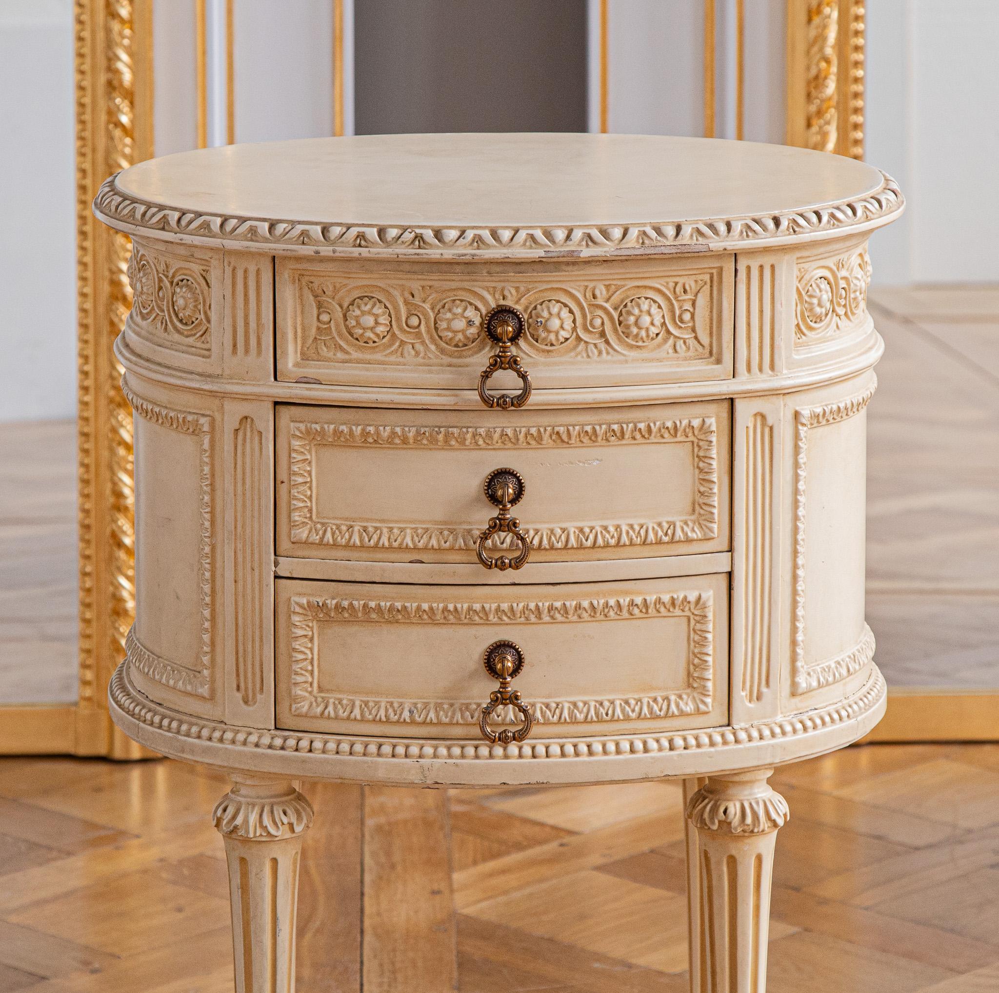 C 1900 French Antique Pair Of Painted Oval Bedside Tables In Louis XVI Style 2