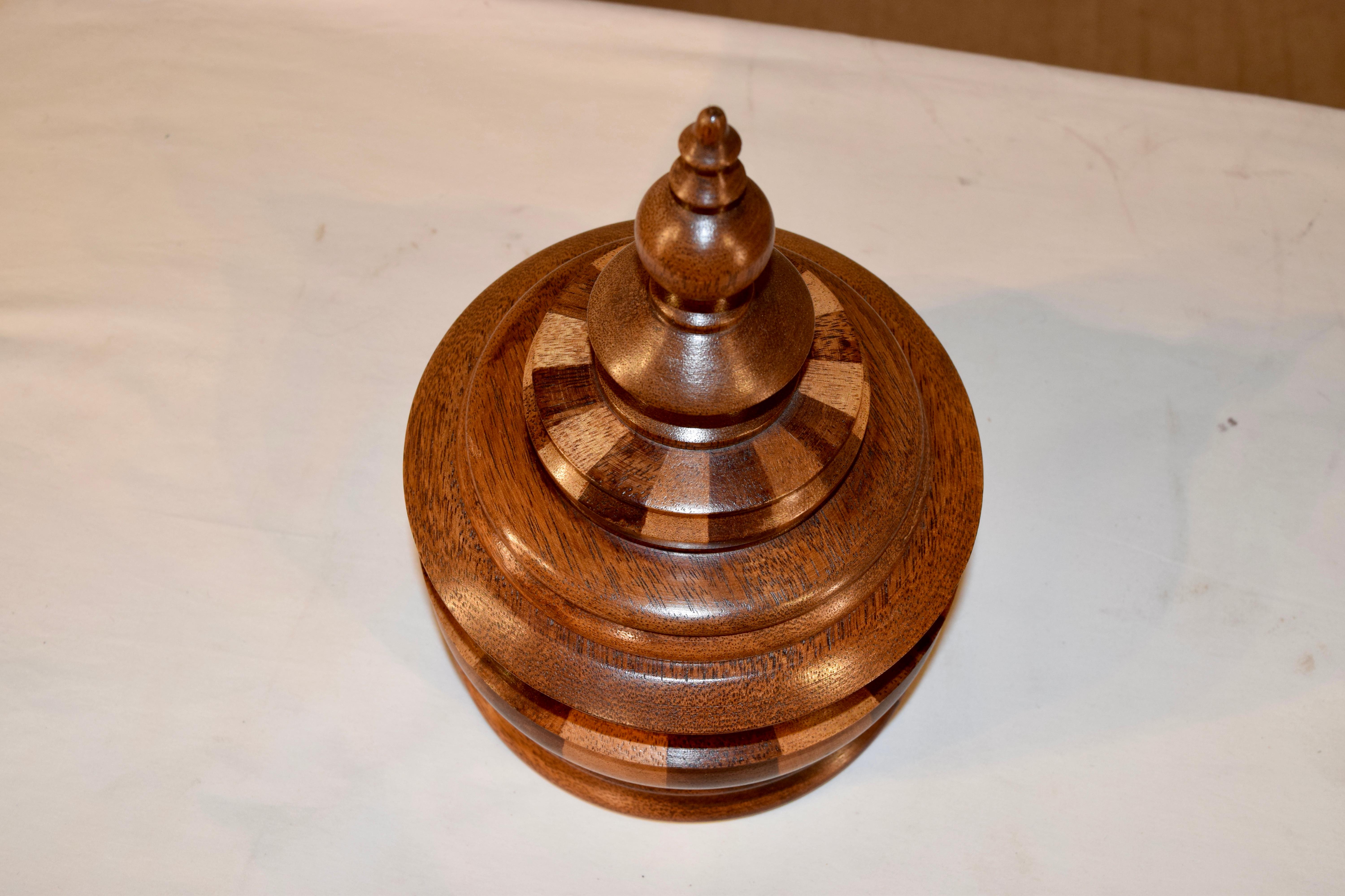 C. 1900 Turned XL Wooden Treen Jar In Good Condition In High Point, NC