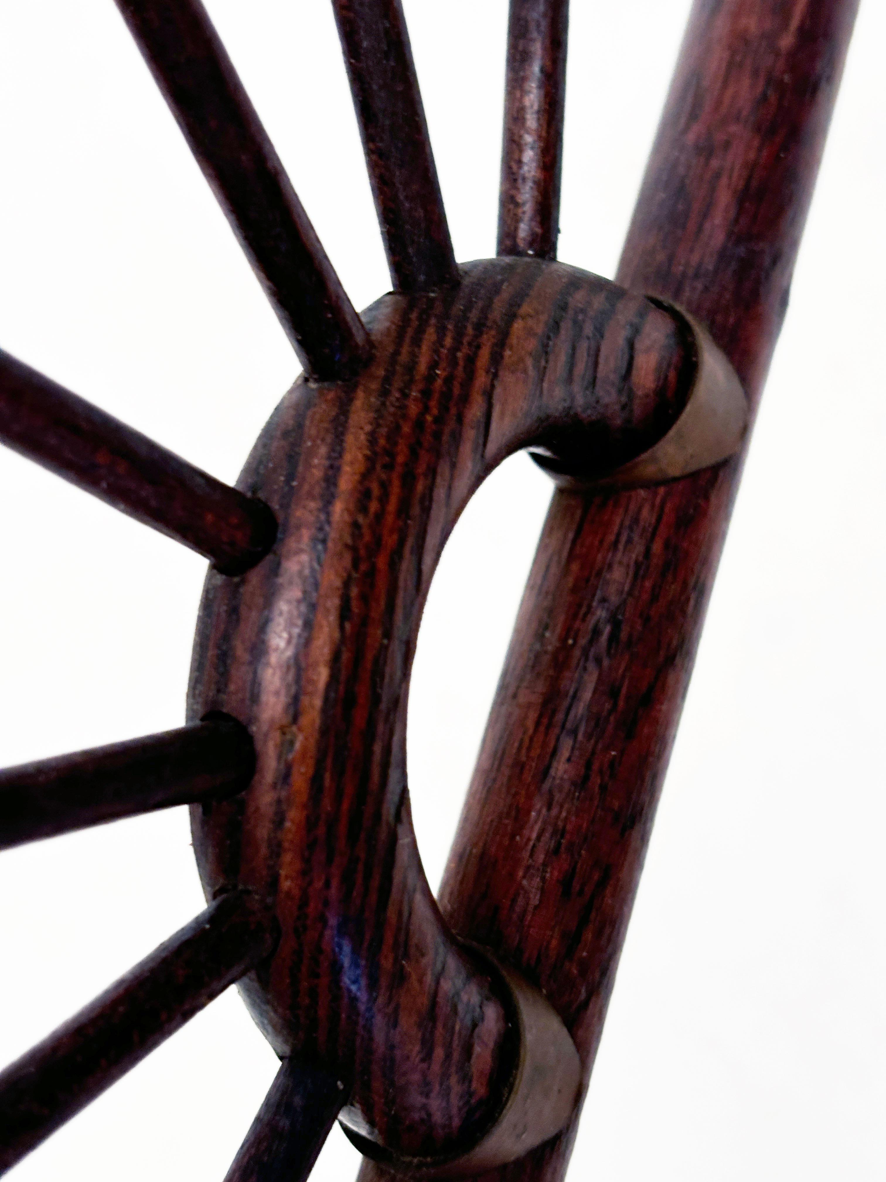 c. 1900 Victorian Oak Sticks and Ball Ornate Easel Stand en vente 9