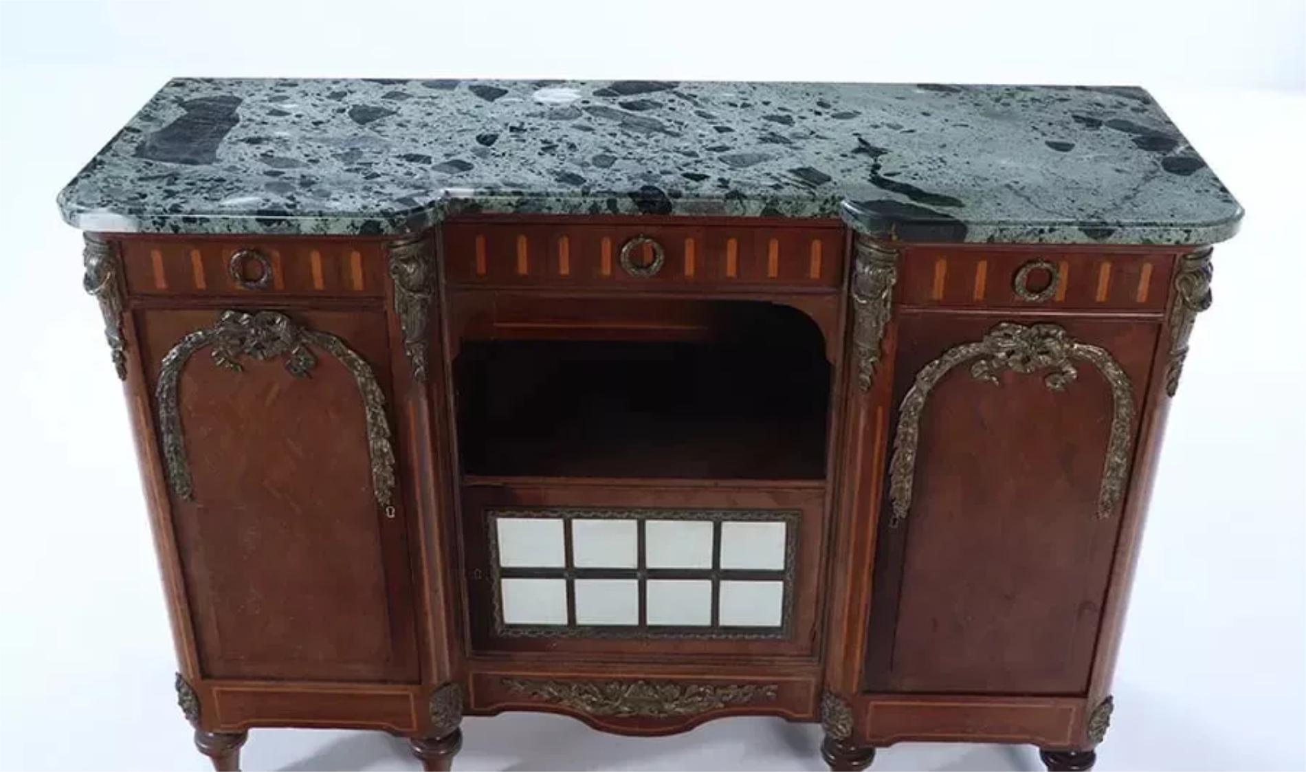 Français Ancien service français des années 1900, monté en bronze, dessus en marbre, porte en miroir, serveur en vente