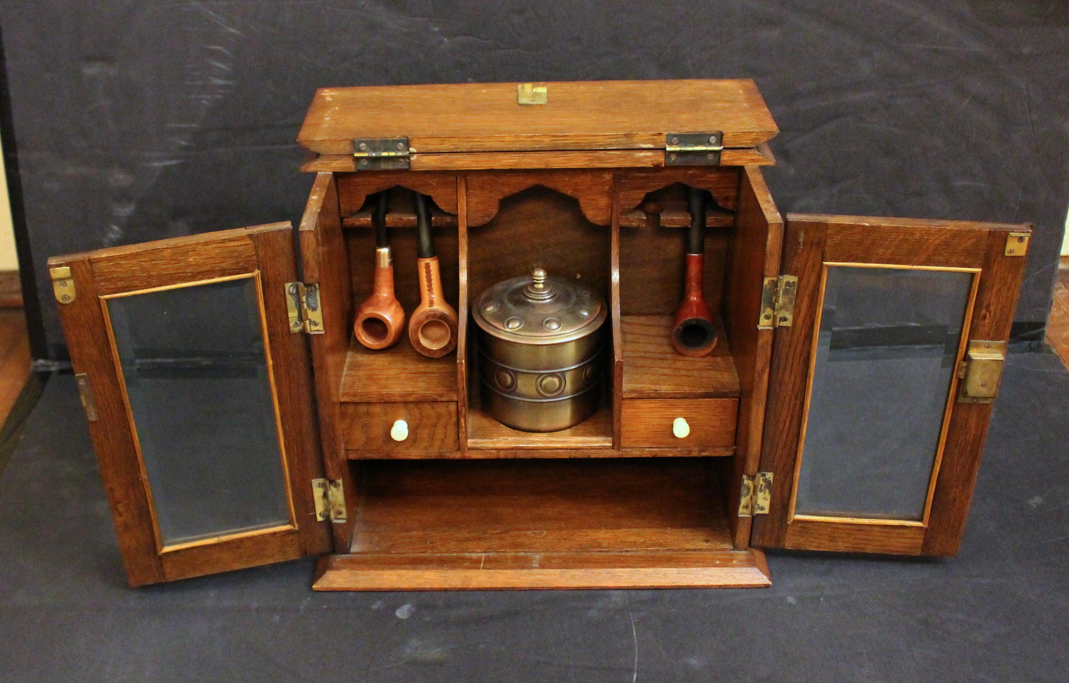 c. 1910 Armario de fumador inglés de época eduardiana en Bueno estado para la venta en Chapel Hill, NC