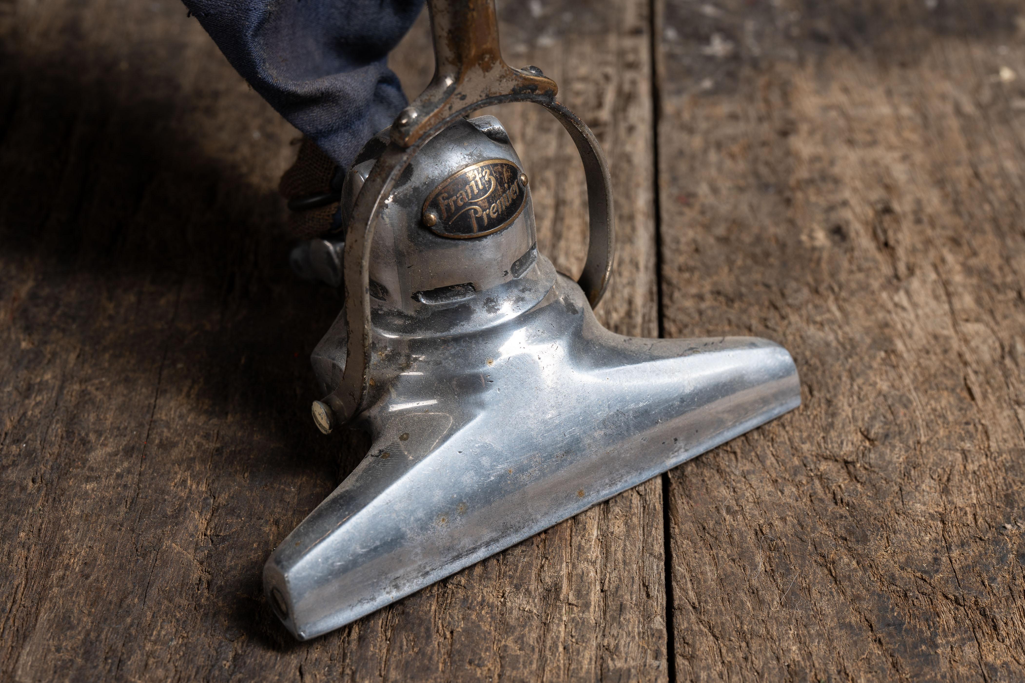 c. 1910 Frantz Premier Salesman Sample Vacuum Sweeper In Good Condition For Sale In Dekalb, IL