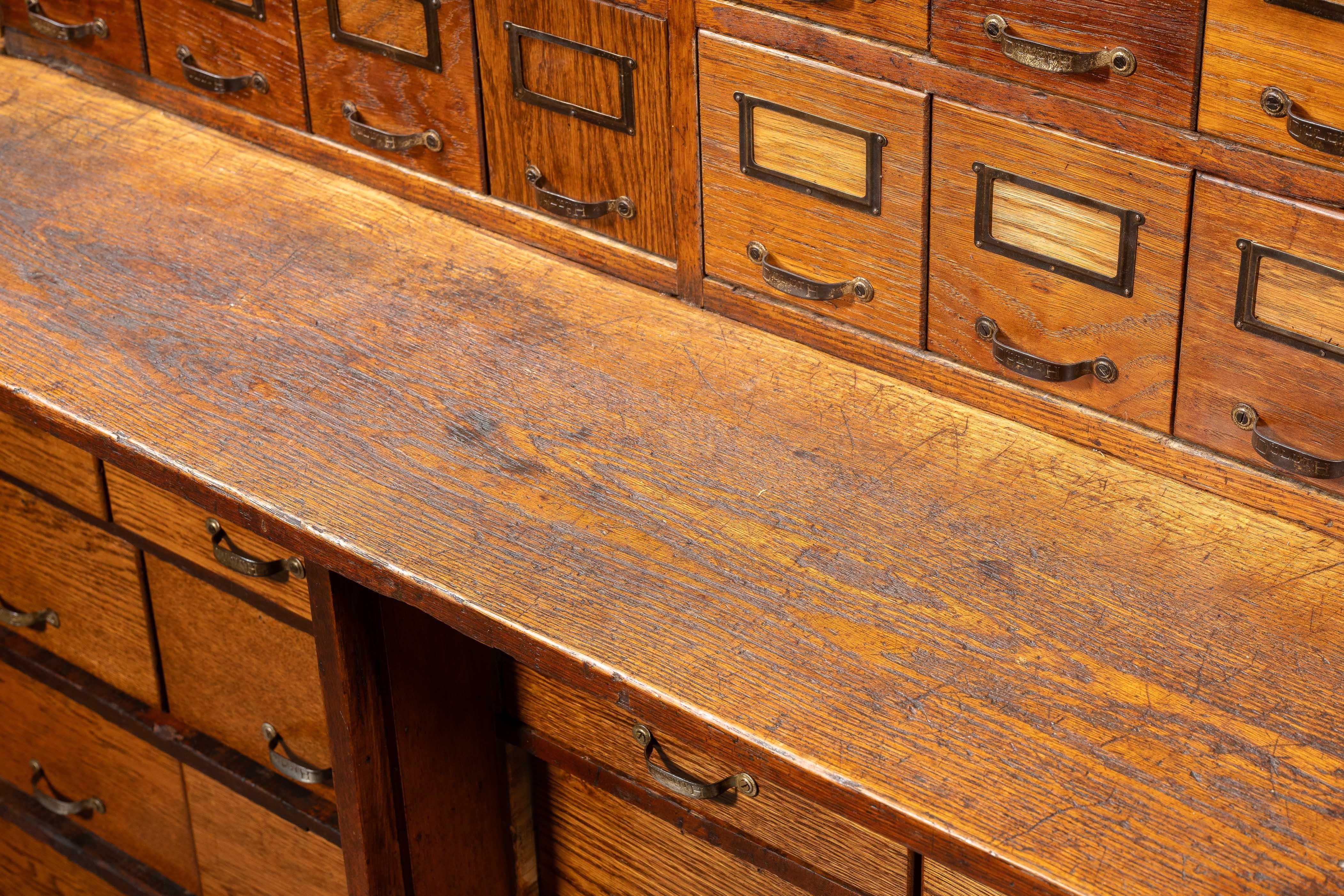 c. 1910 Massive 266-Drawer Duluth Parts Cabinet in vendita 8