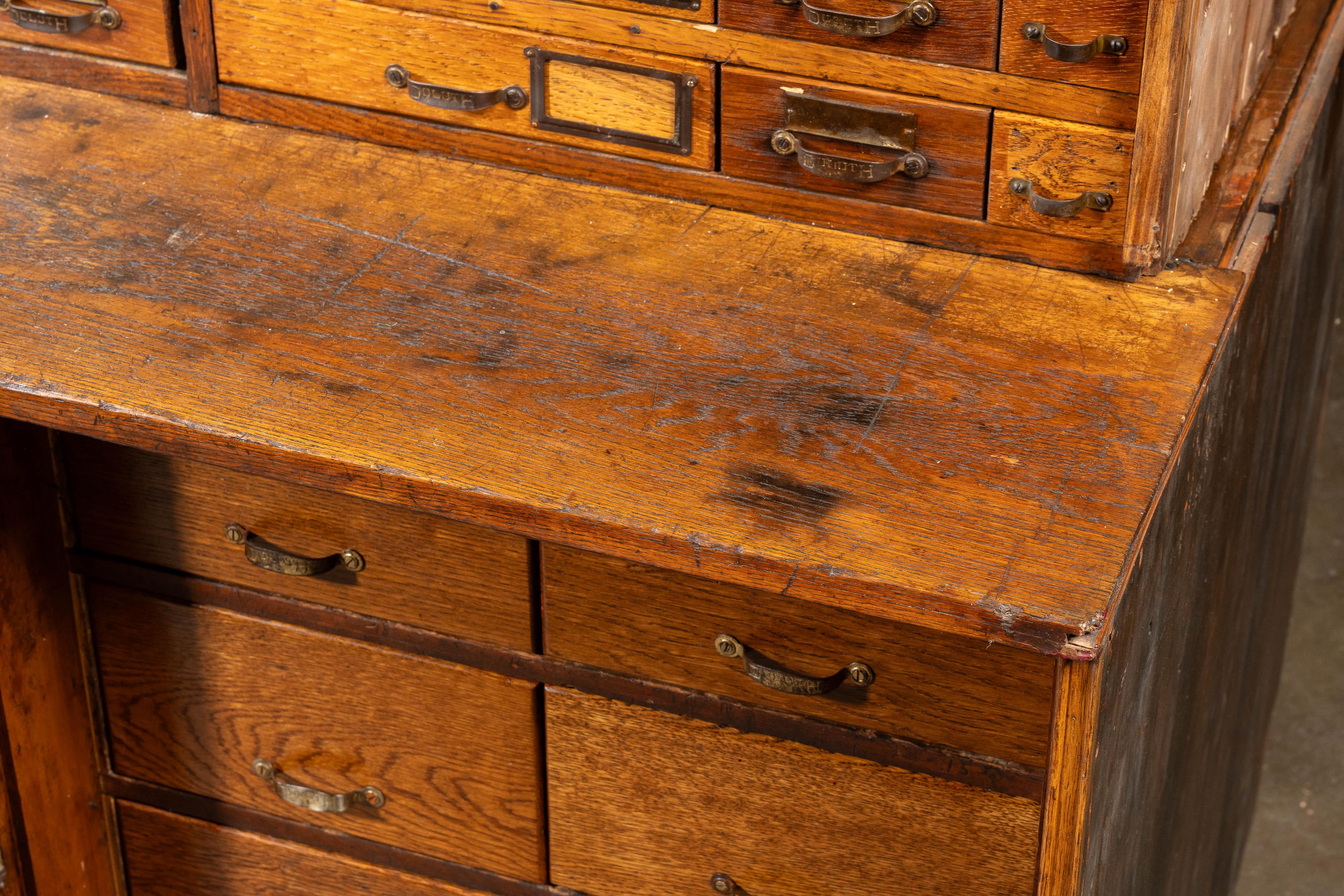 c. 1910 Massive 266-Drawer Duluth Parts Cabinet in vendita 9