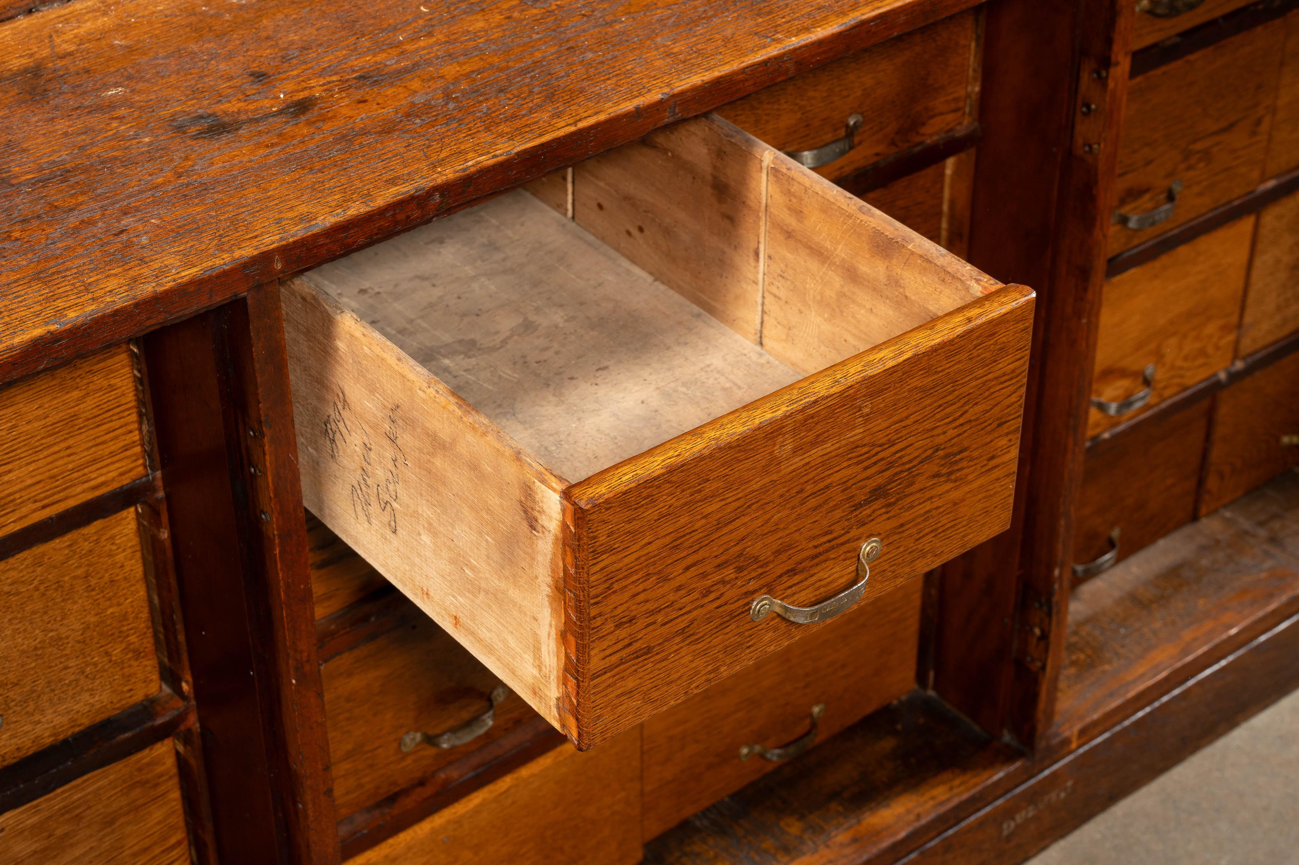 c. 1910 Massive 266-Drawer Duluth Parts Cabinet in vendita 1