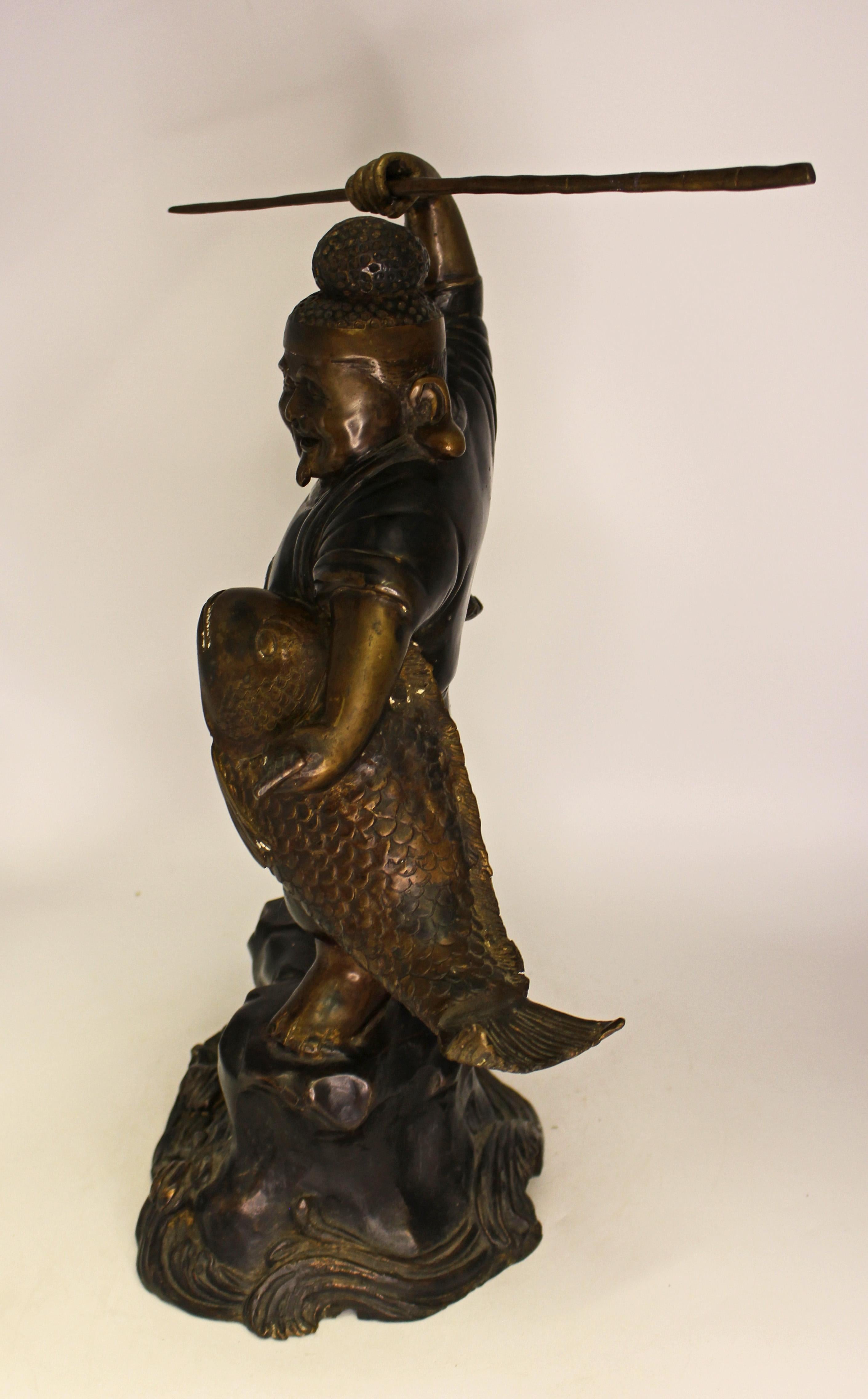 Giapponese c. 1912-26 Japanese Bronze of Ebisu, God of Luck and Fishermen in vendita