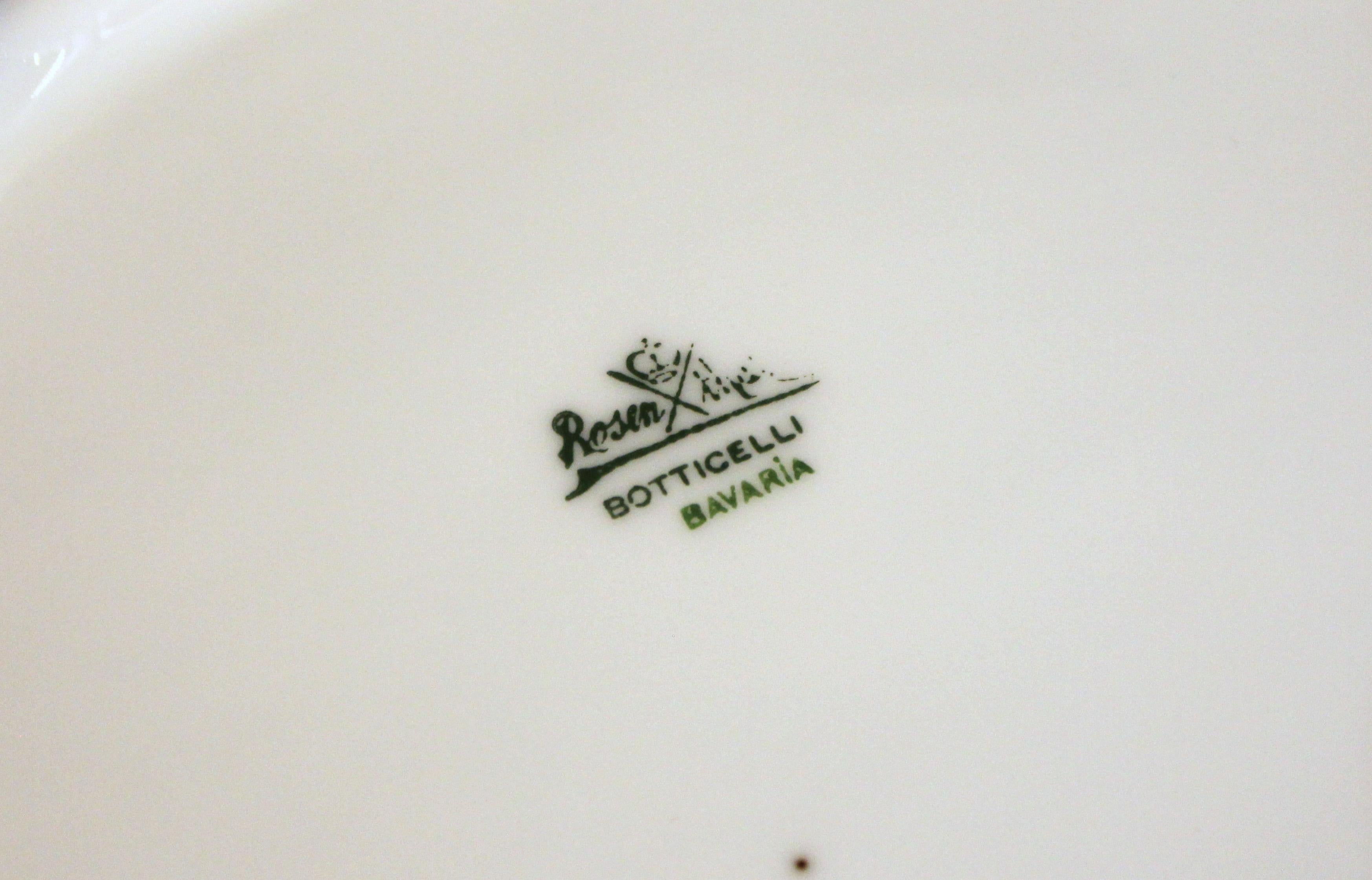 c. 1915-30 Paire de plats à légumes couverts au design 