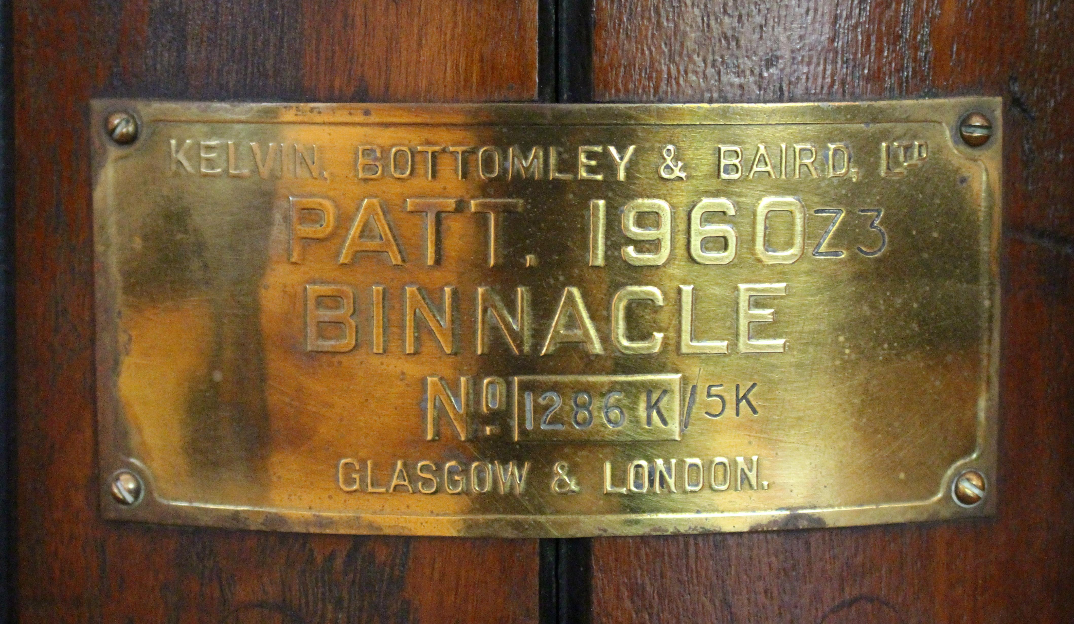 c. 1920-40 Englisches The Pedestal Binnacle aus Teak und Messing im Angebot 6