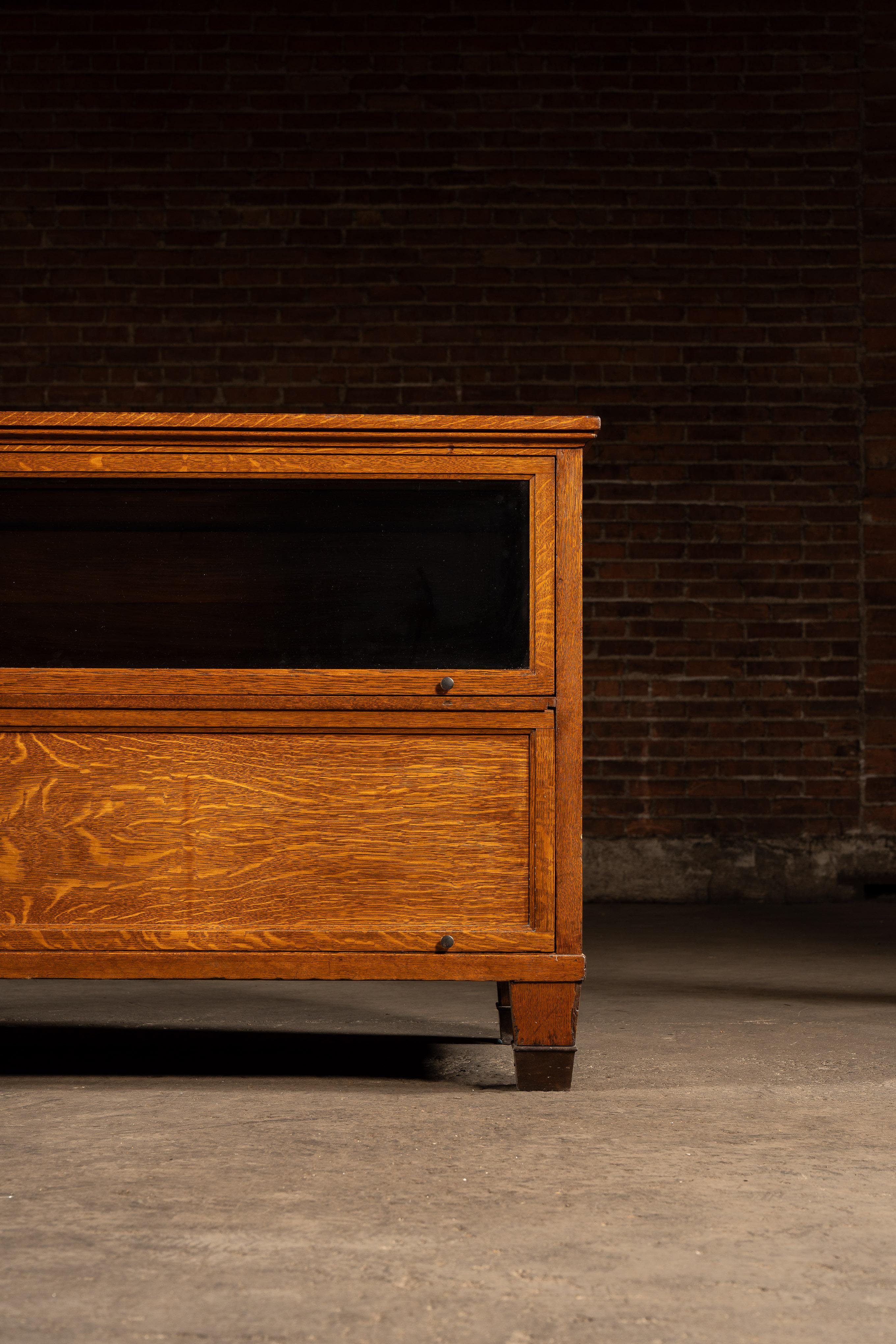 Americano c. Isola da cucina Barrister del 1920, arte e artigianato in vendita