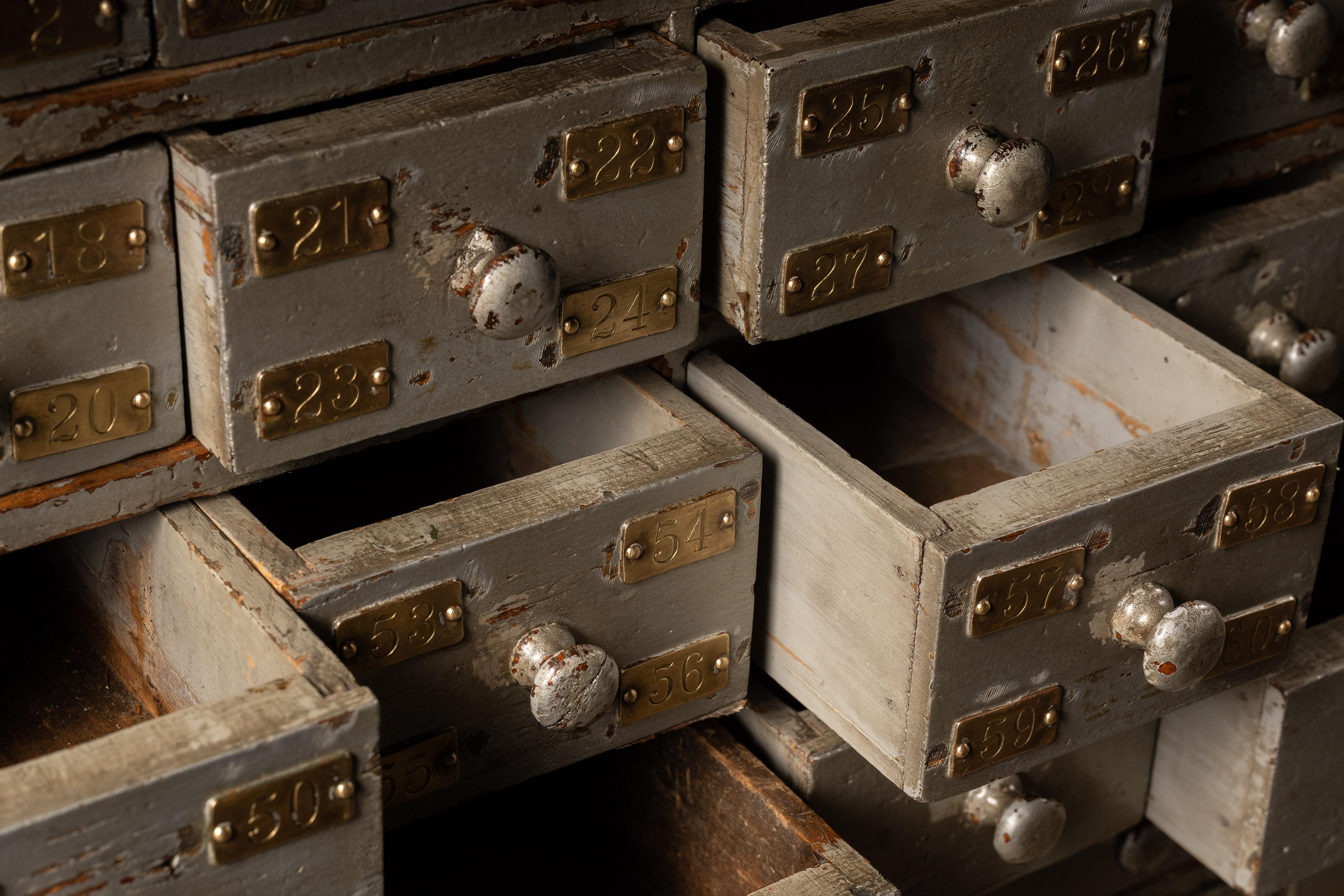 c. 1920 Multi-Drawer Industrial Hardware Cabinet in Gray In Good Condition For Sale In Dekalb, IL