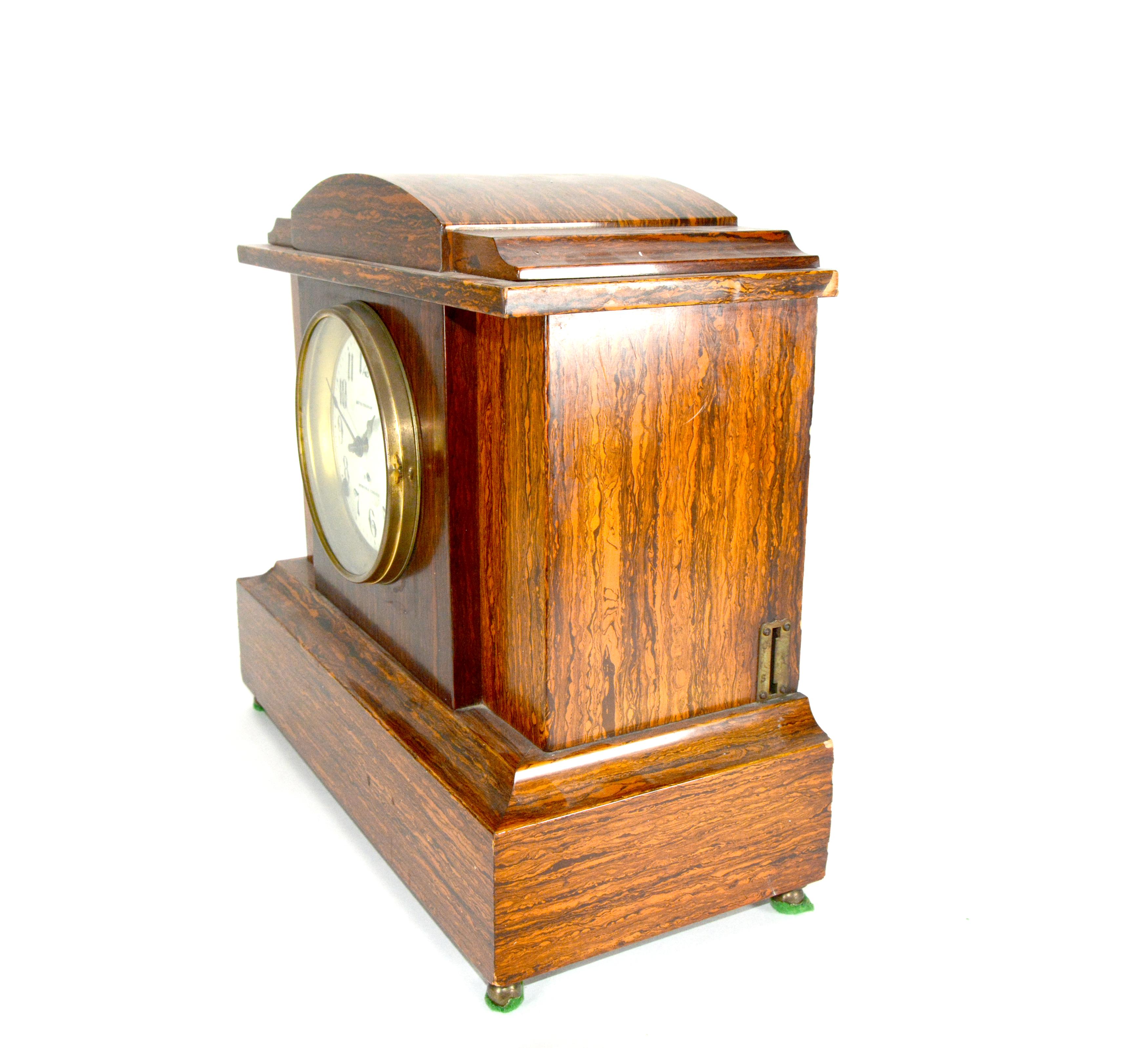 circa 1920 Seth Thomas 4 Glocken Sonora Chime Burl Walnuss Mantle Clock im Zustand „Gut“ in Danville, CA