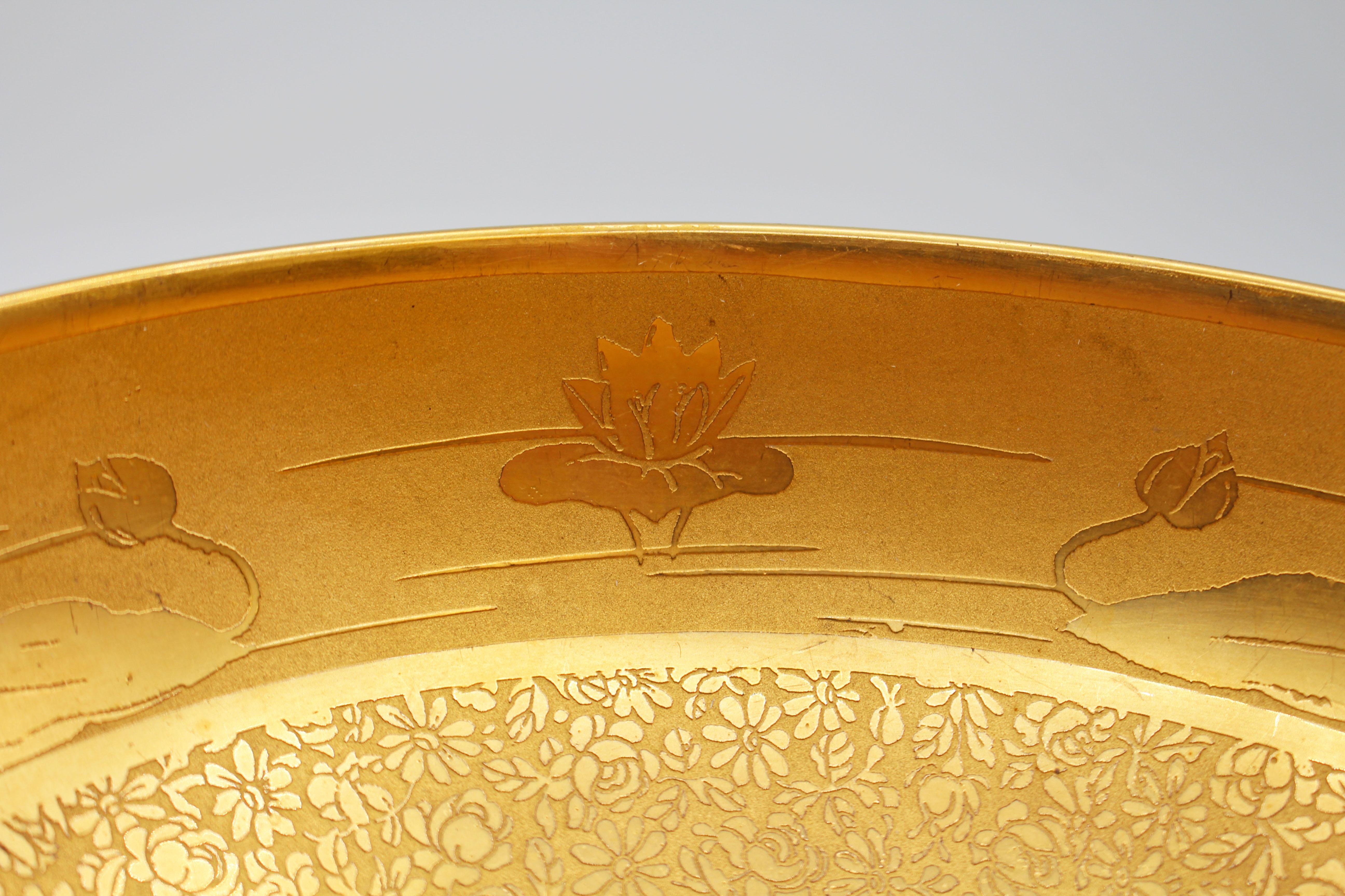 C. 1920s Art Deco Gold Encrusted Porcelain Fruit Bowl For Sale 7