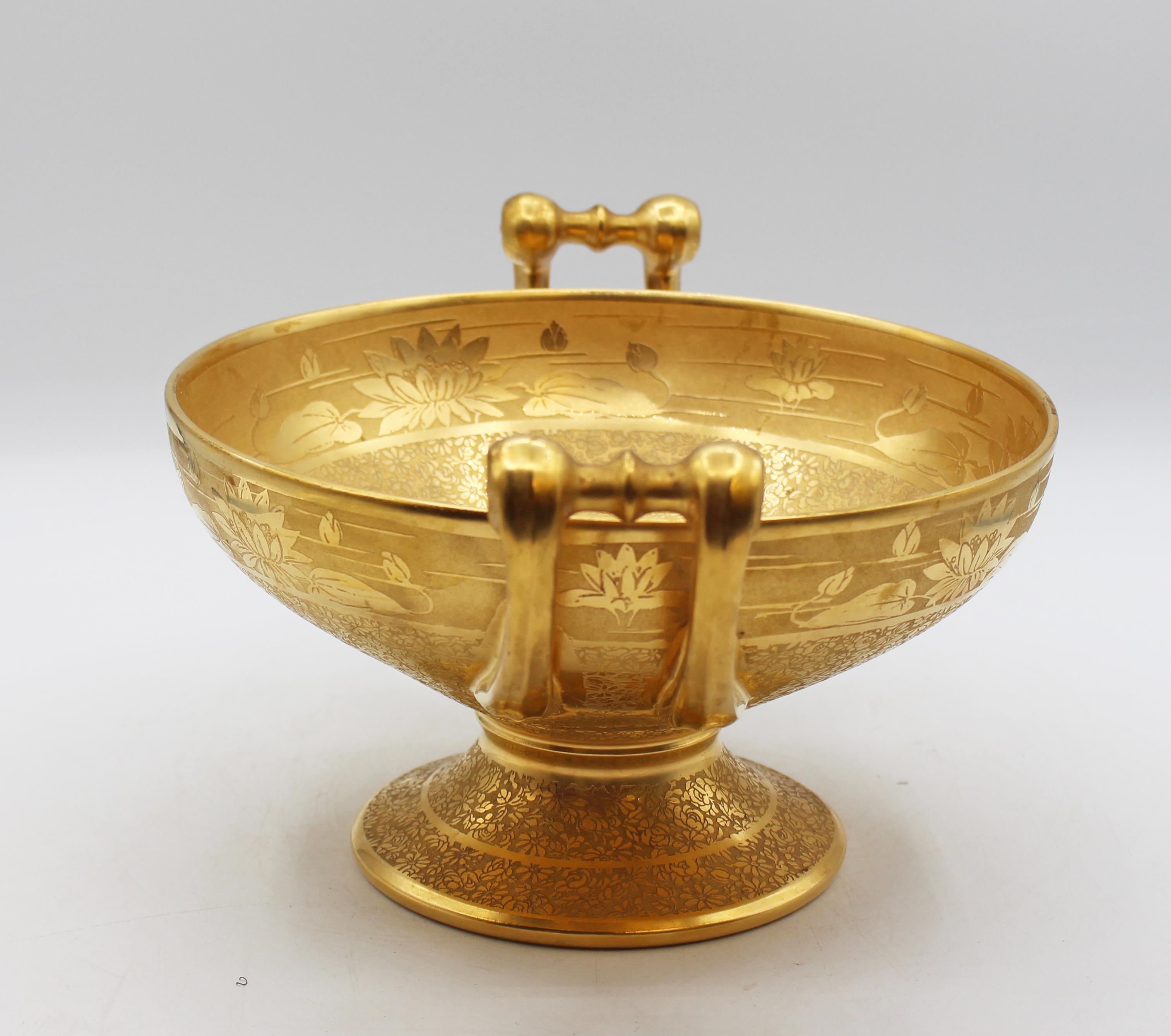 Early 20th Century C. 1920s Art Deco Gold Encrusted Porcelain Fruit Bowl For Sale