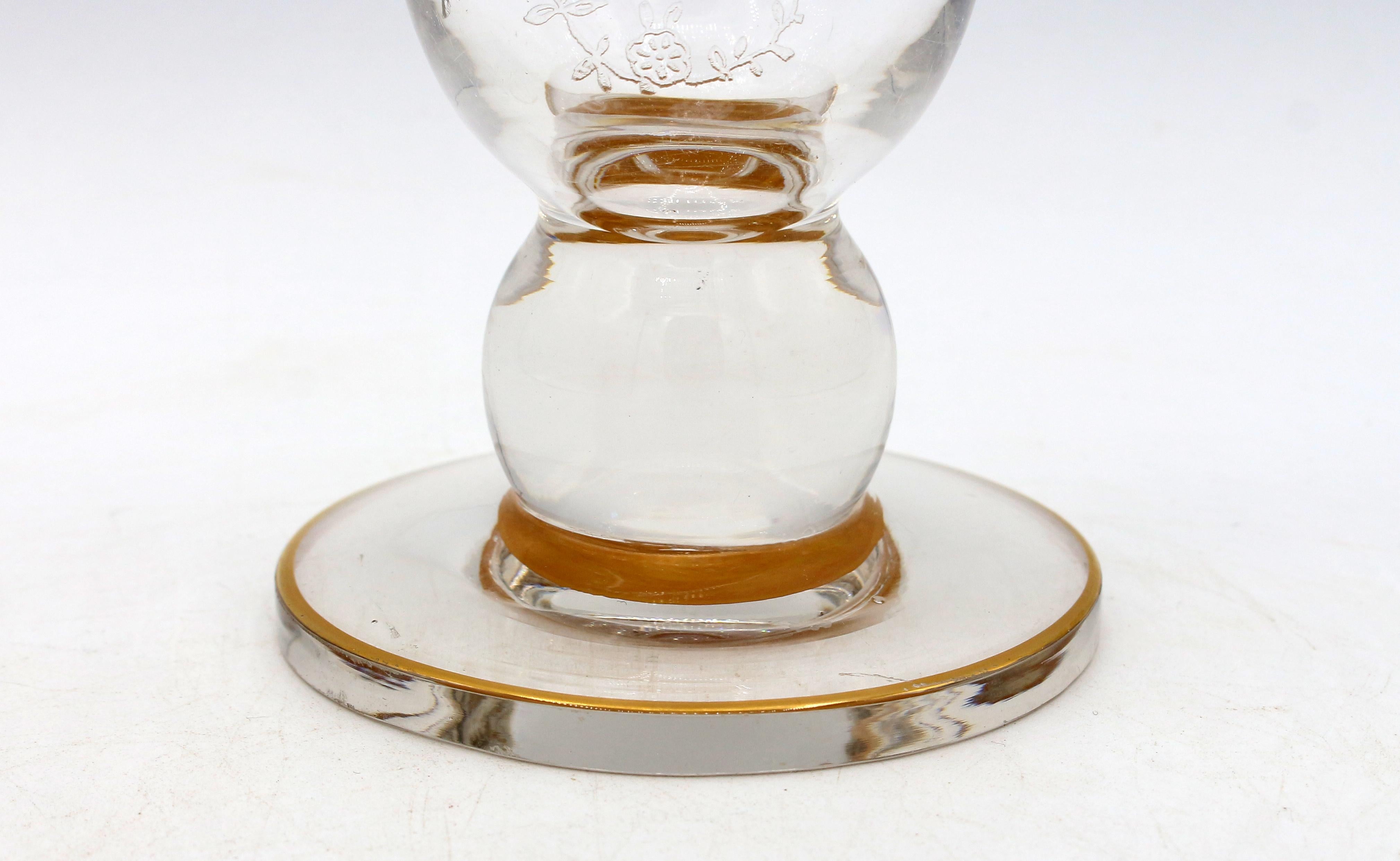 Buriné c. Vase en verre incrusté d'or de Duncan & Miller des années 1920 en vente