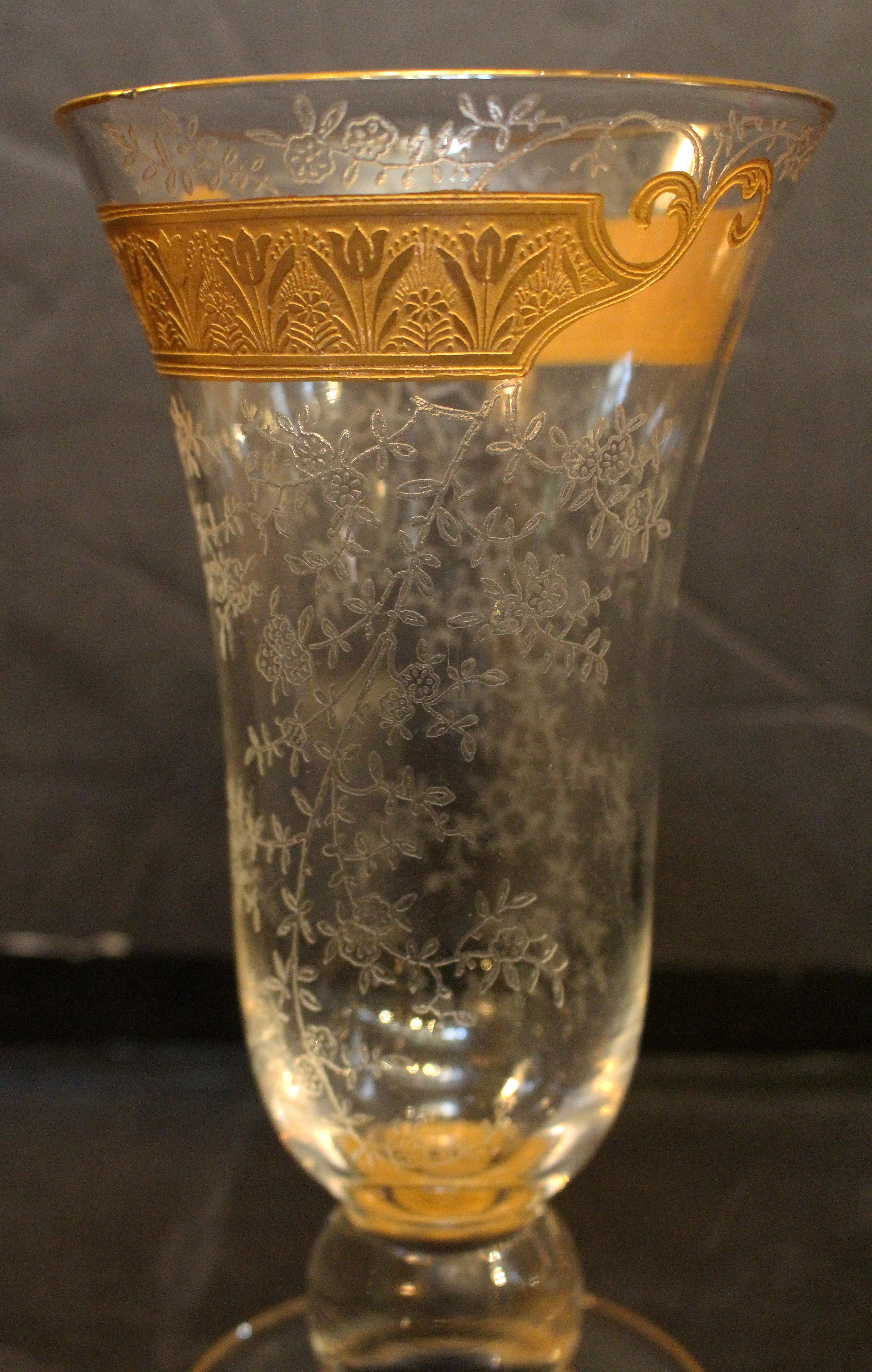 c. Vase en verre incrusté d'or de Duncan & Miller des années 1920 Bon état - En vente à Chapel Hill, NC