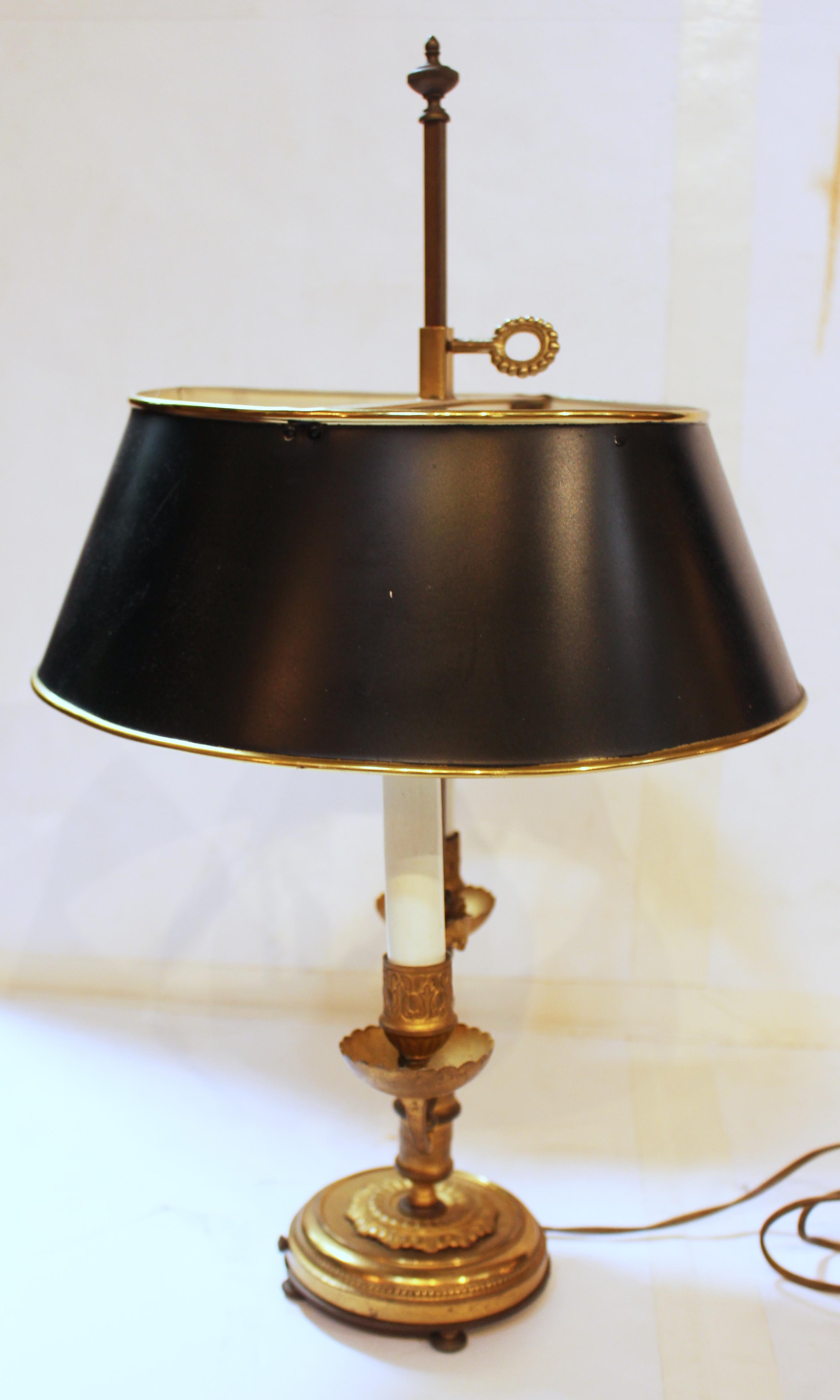 Neoegizio c. Lampada Bouillotte francese in bronzo del 1920 in vendita
